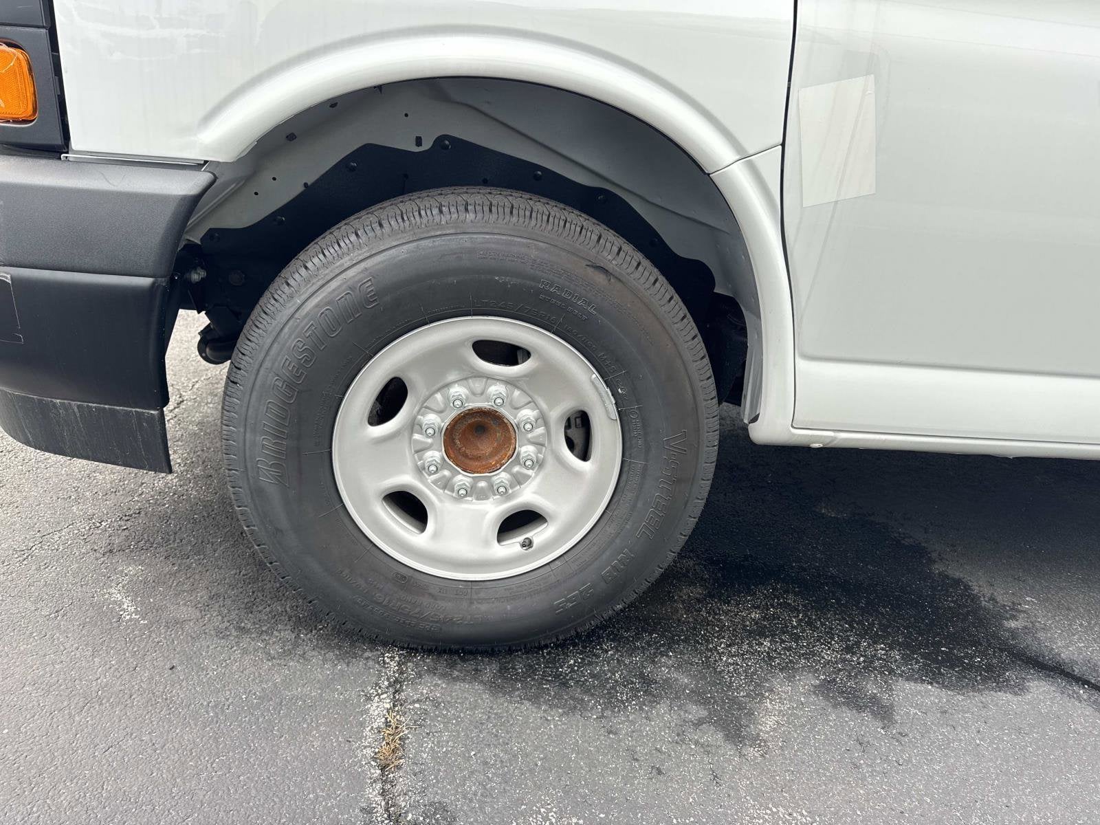 2025 Chevrolet Express Cargo WT