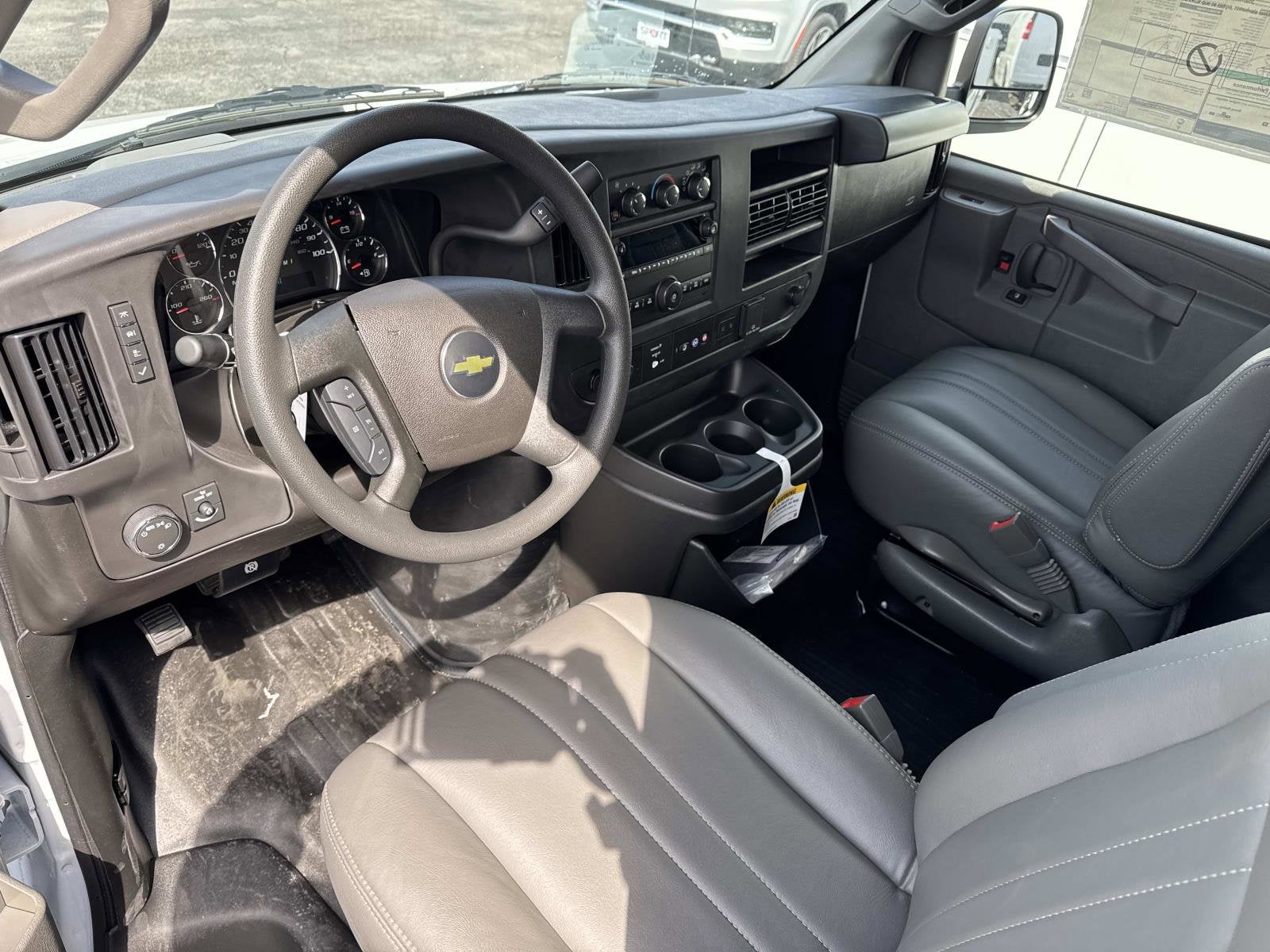 2025 Chevrolet Express Cargo WT