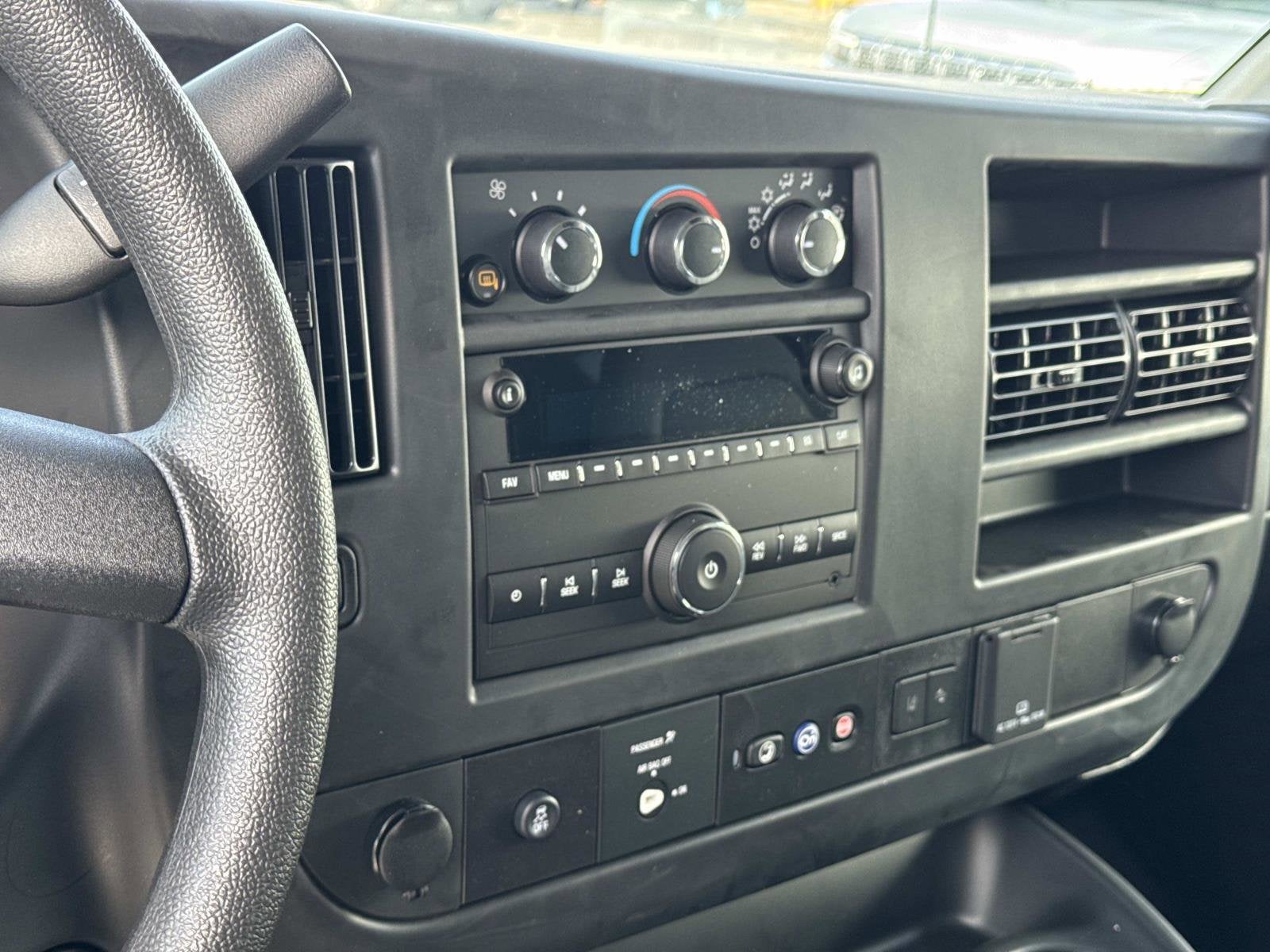 2025 Chevrolet Express Cargo WT