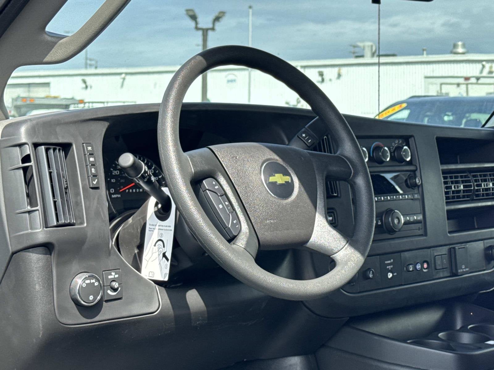 2025 Chevrolet Express Cargo WT