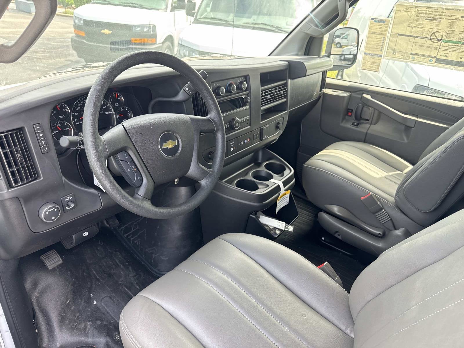 2025 Chevrolet Express Cargo WT