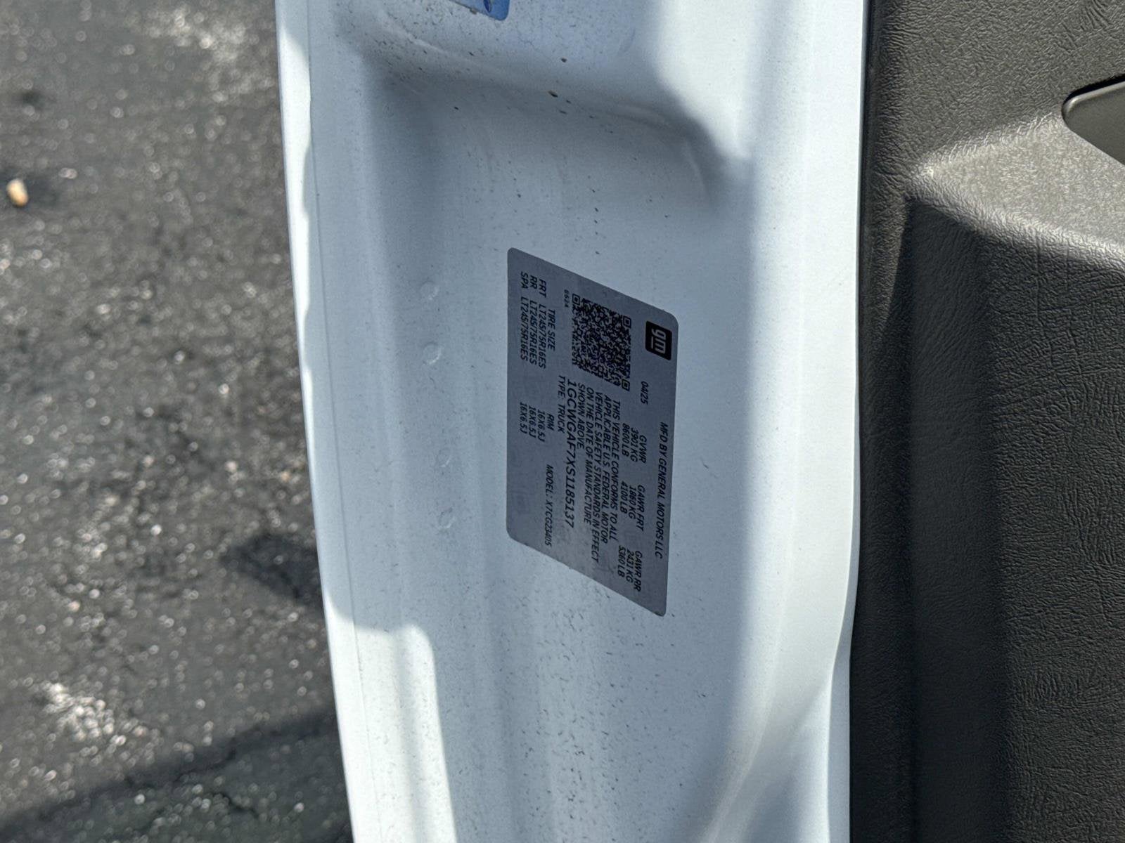 2025 Chevrolet Express Cargo WT