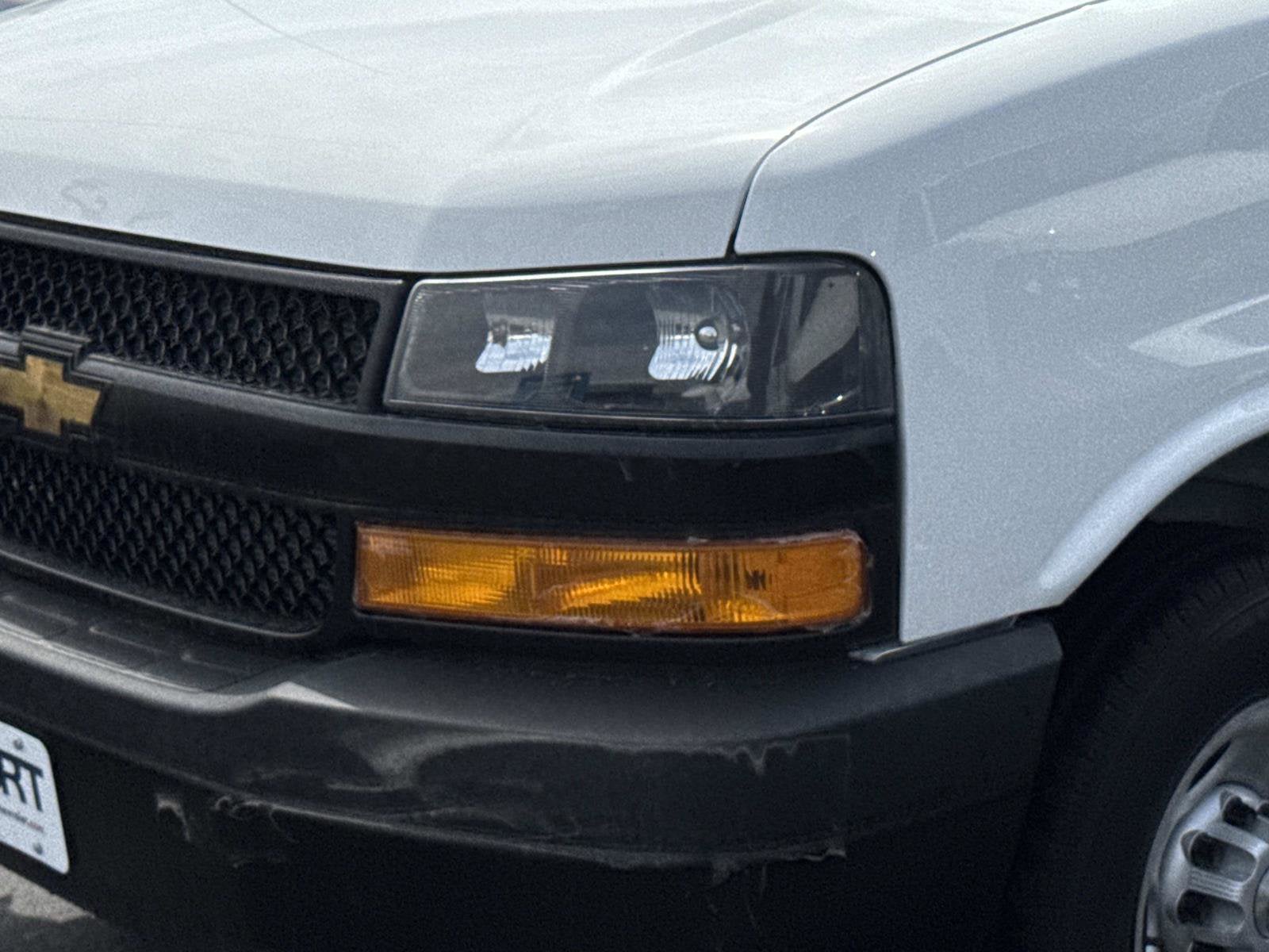 2025 Chevrolet Express Cargo WT