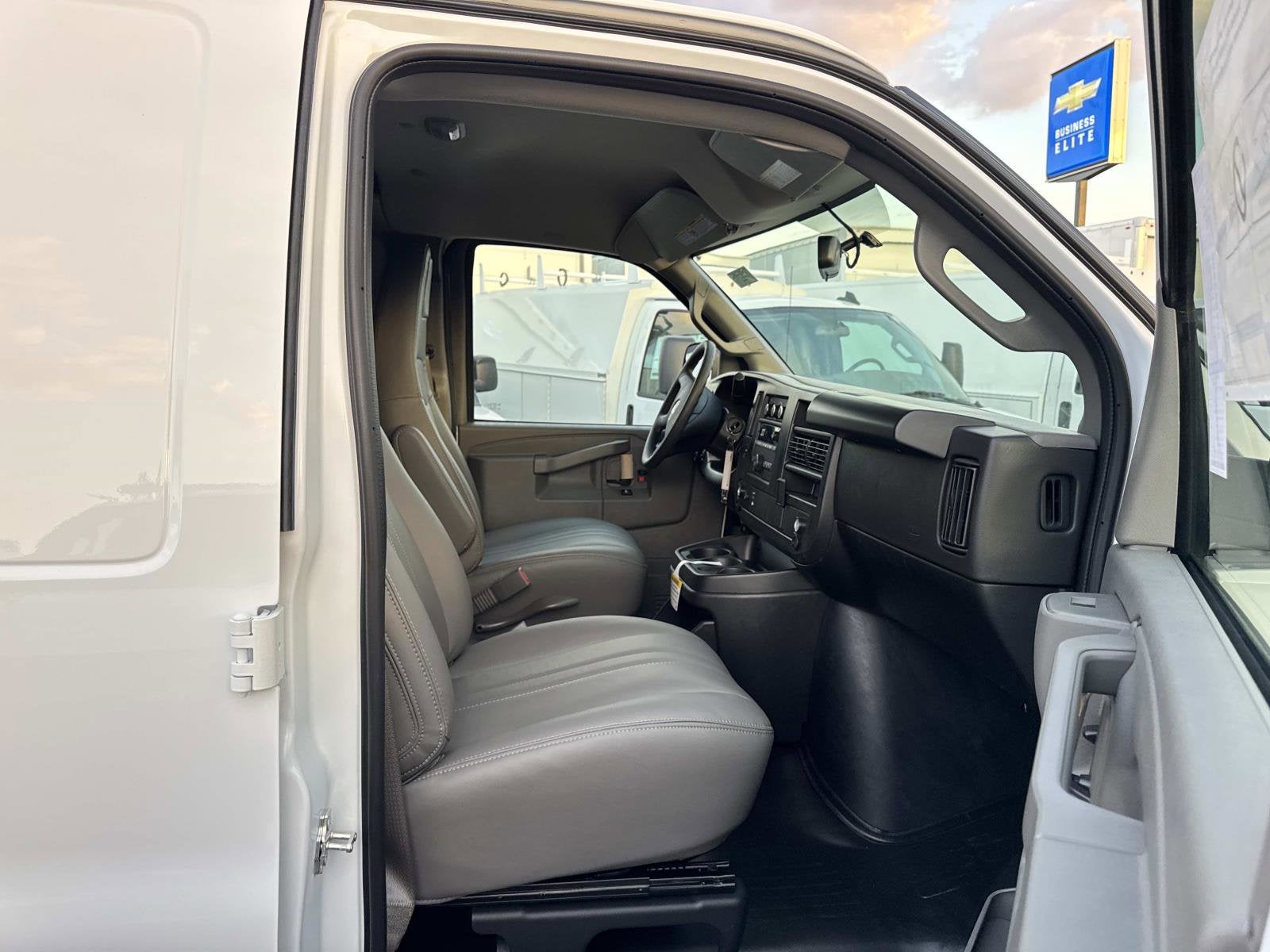 2026 Chevrolet Express Cargo 1WT