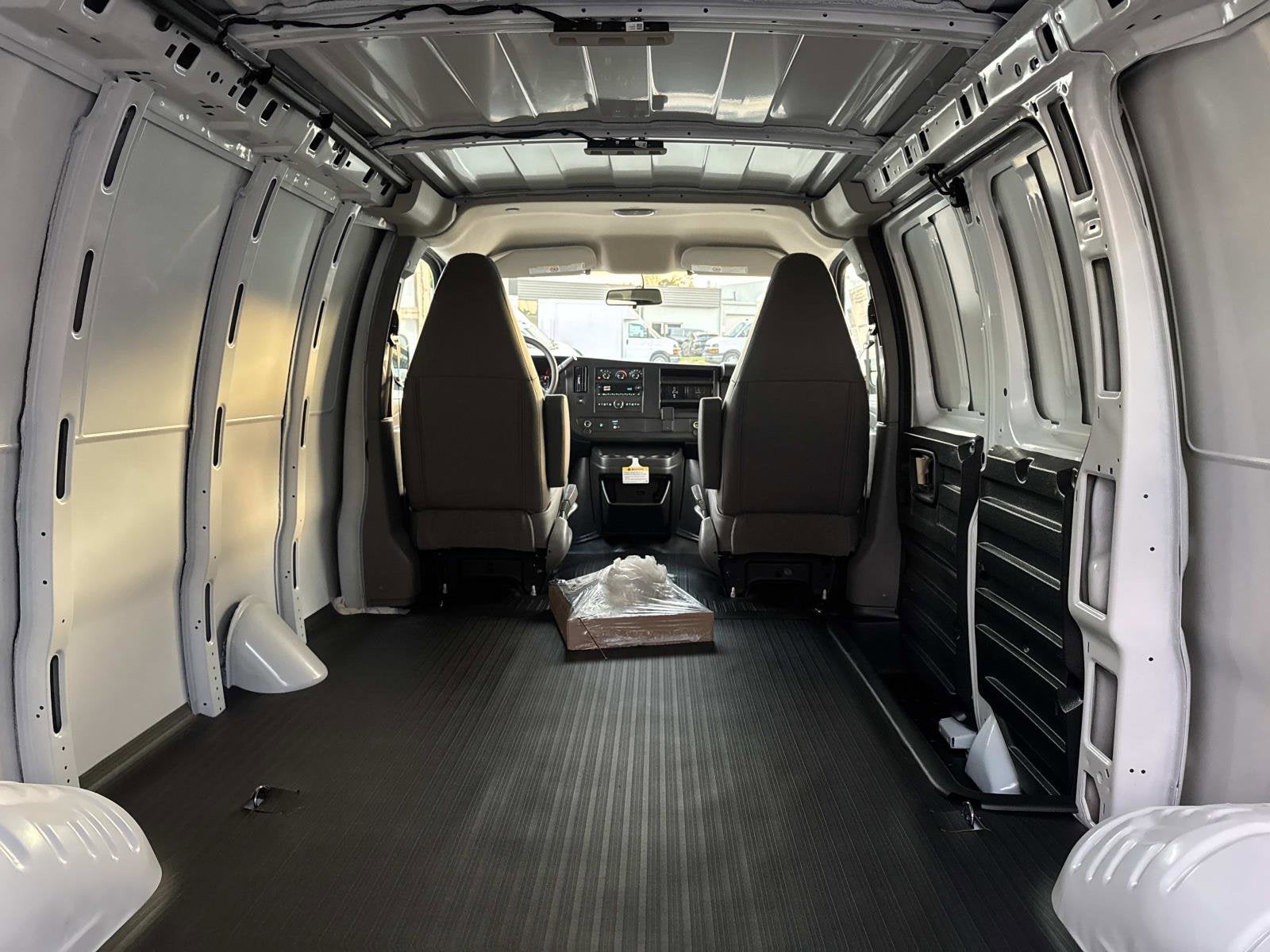 2026 Chevrolet Express Cargo 1WT