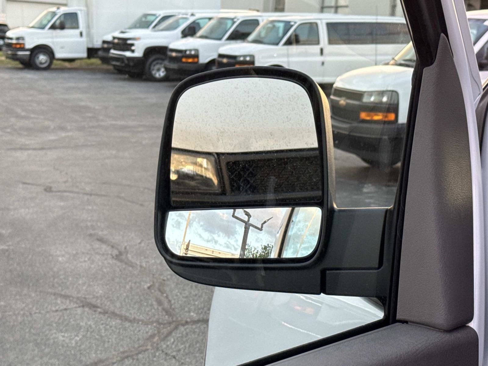 2026 Chevrolet Express Cargo 1WT