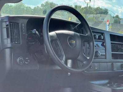 2025 Chevrolet Express Cargo WT
