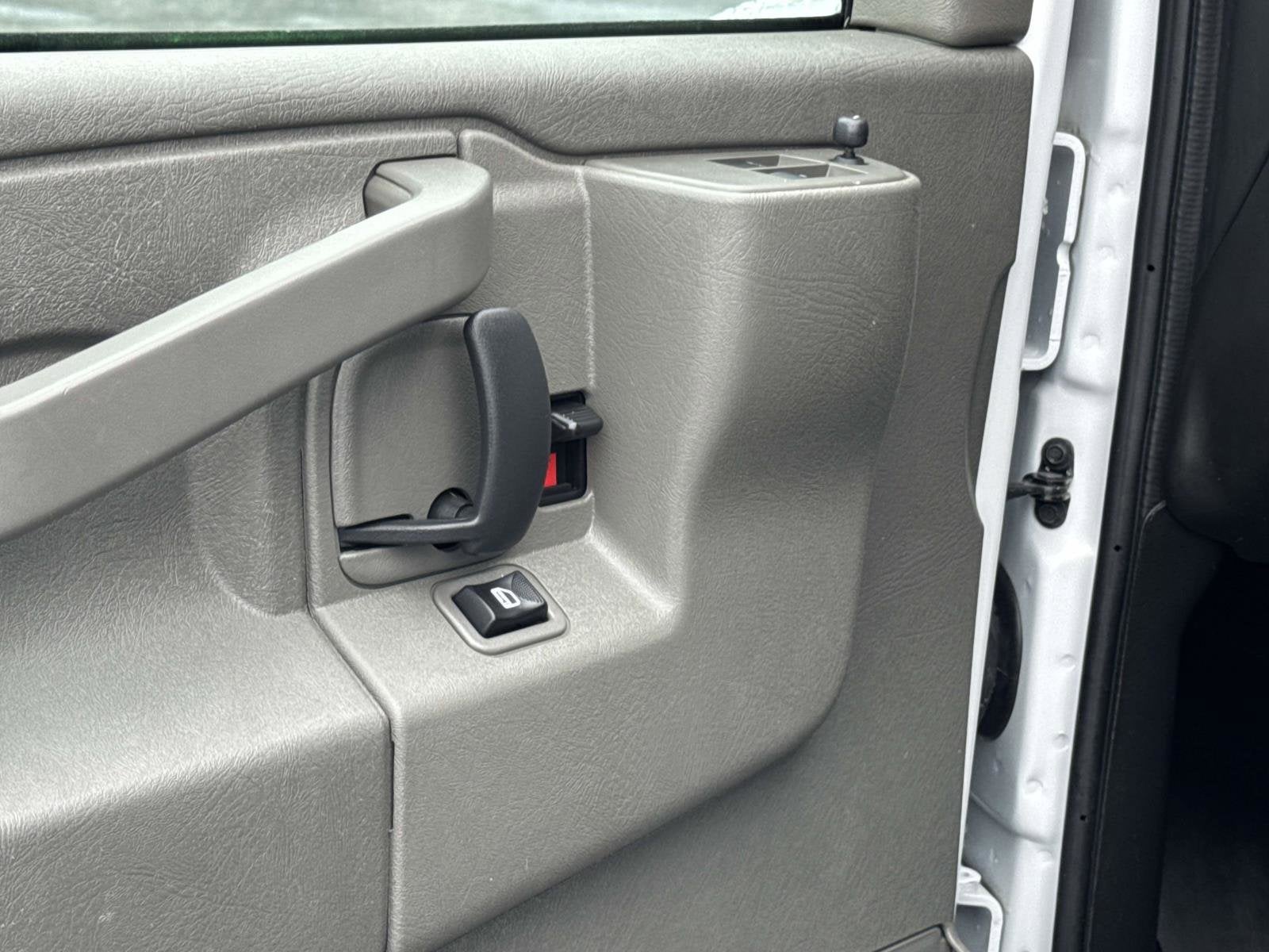 2024 Chevrolet Express Cargo 2500 WT