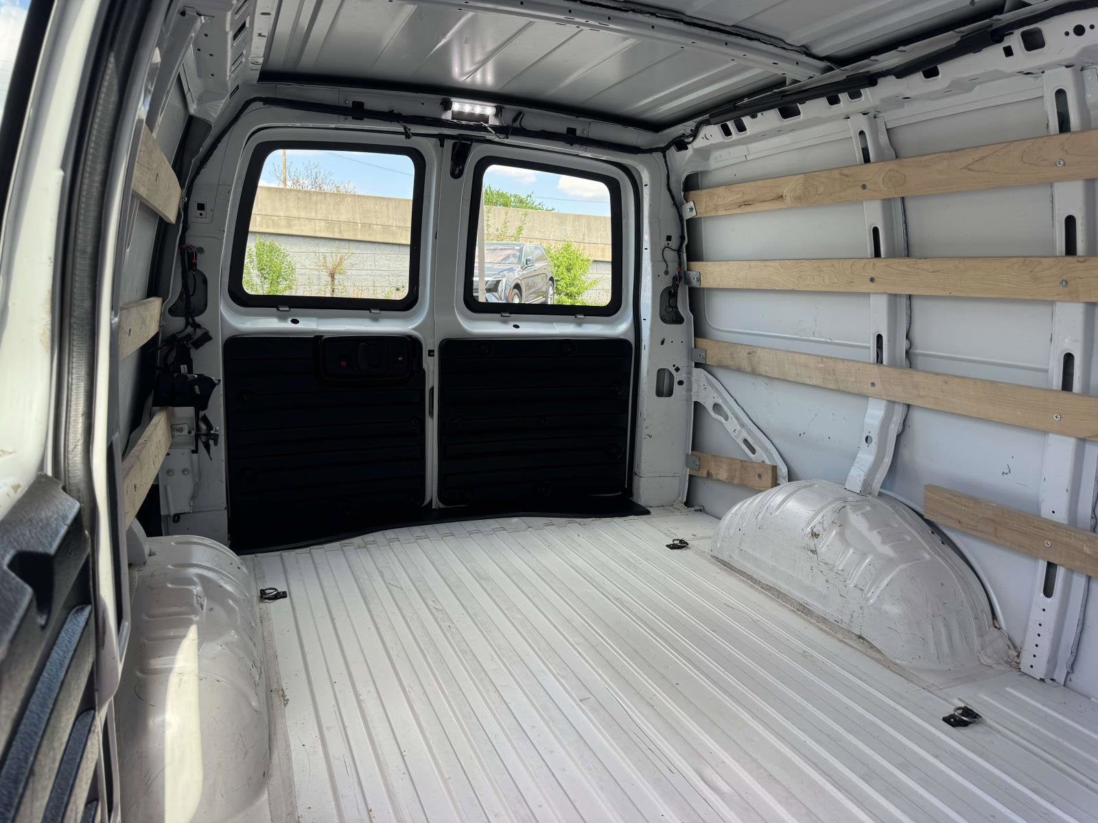 2024 Chevrolet Express Cargo 2500 WT