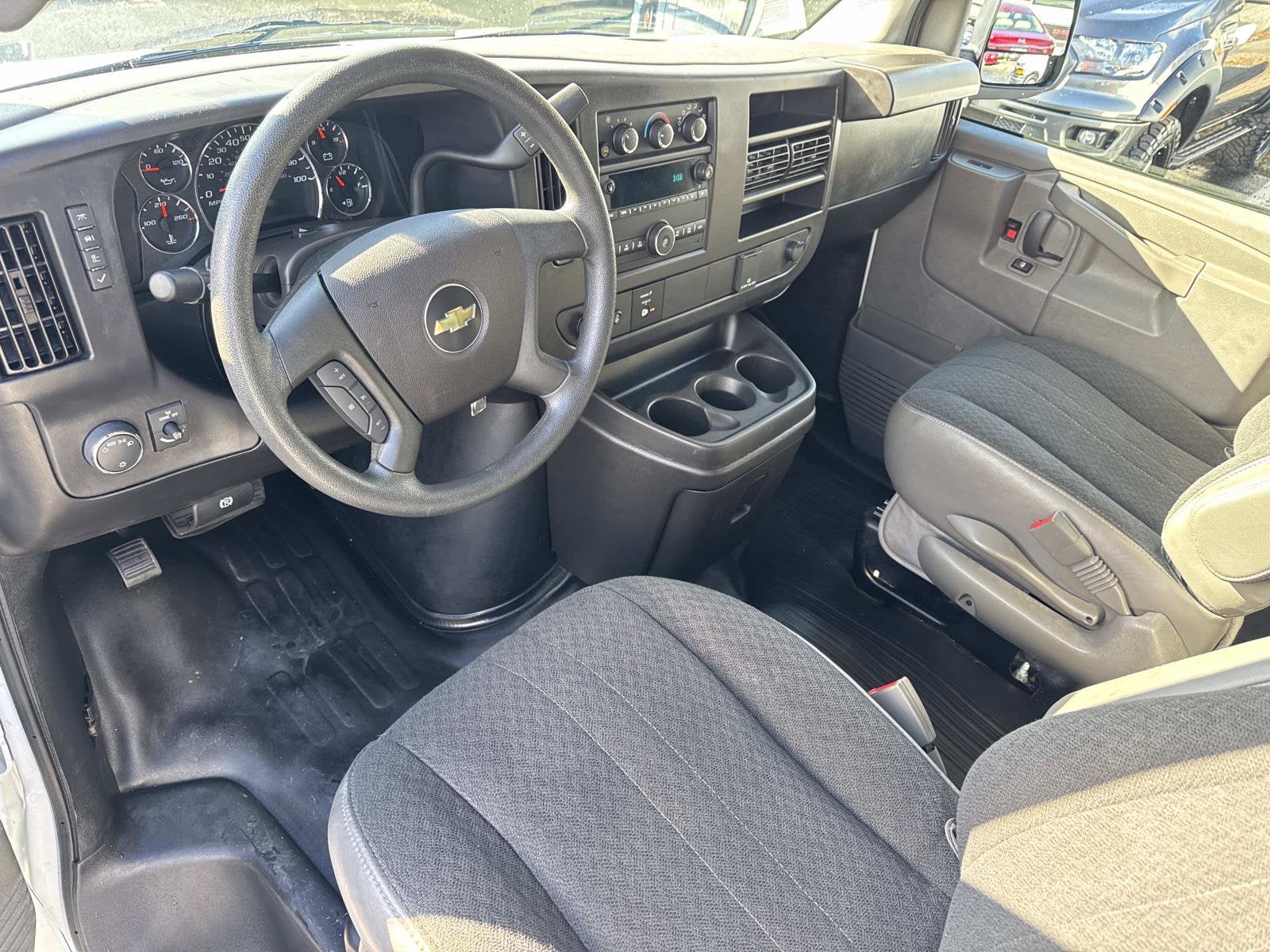 2024 Chevrolet Express Cargo 2500 WT