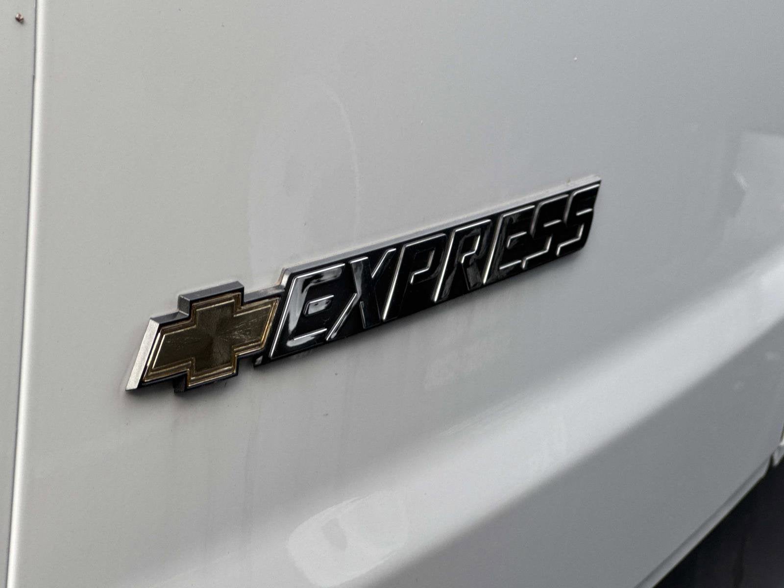2025 Chevrolet Express Cargo 2500 WT