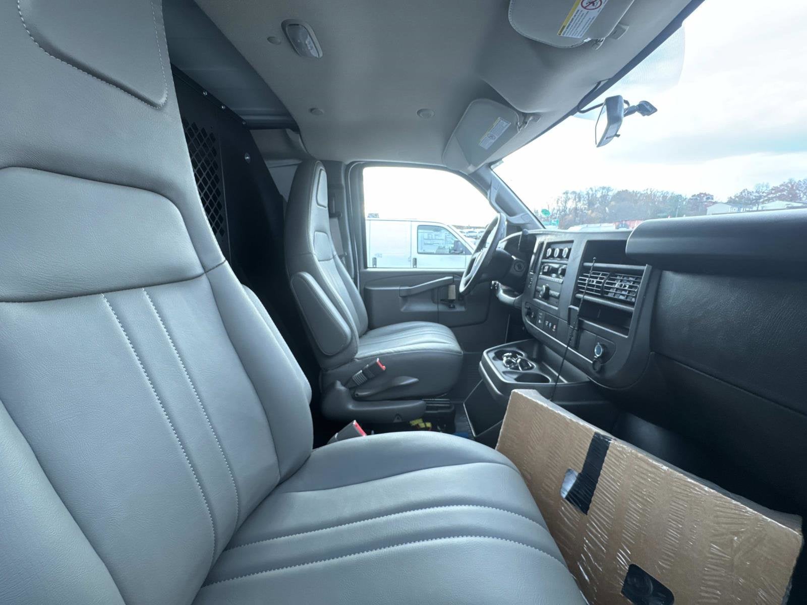 2025 Chevrolet Express Cargo 2500 WT