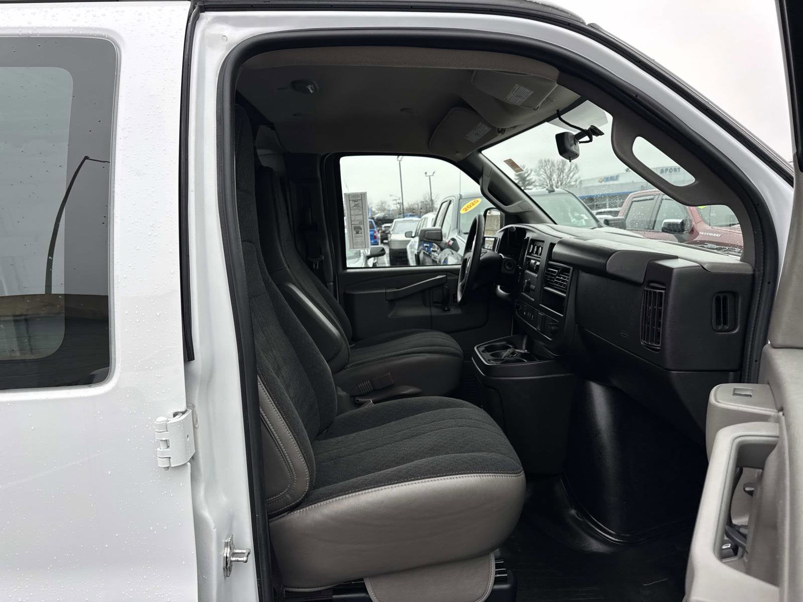 2024 Chevrolet Express Cargo 2500 WT