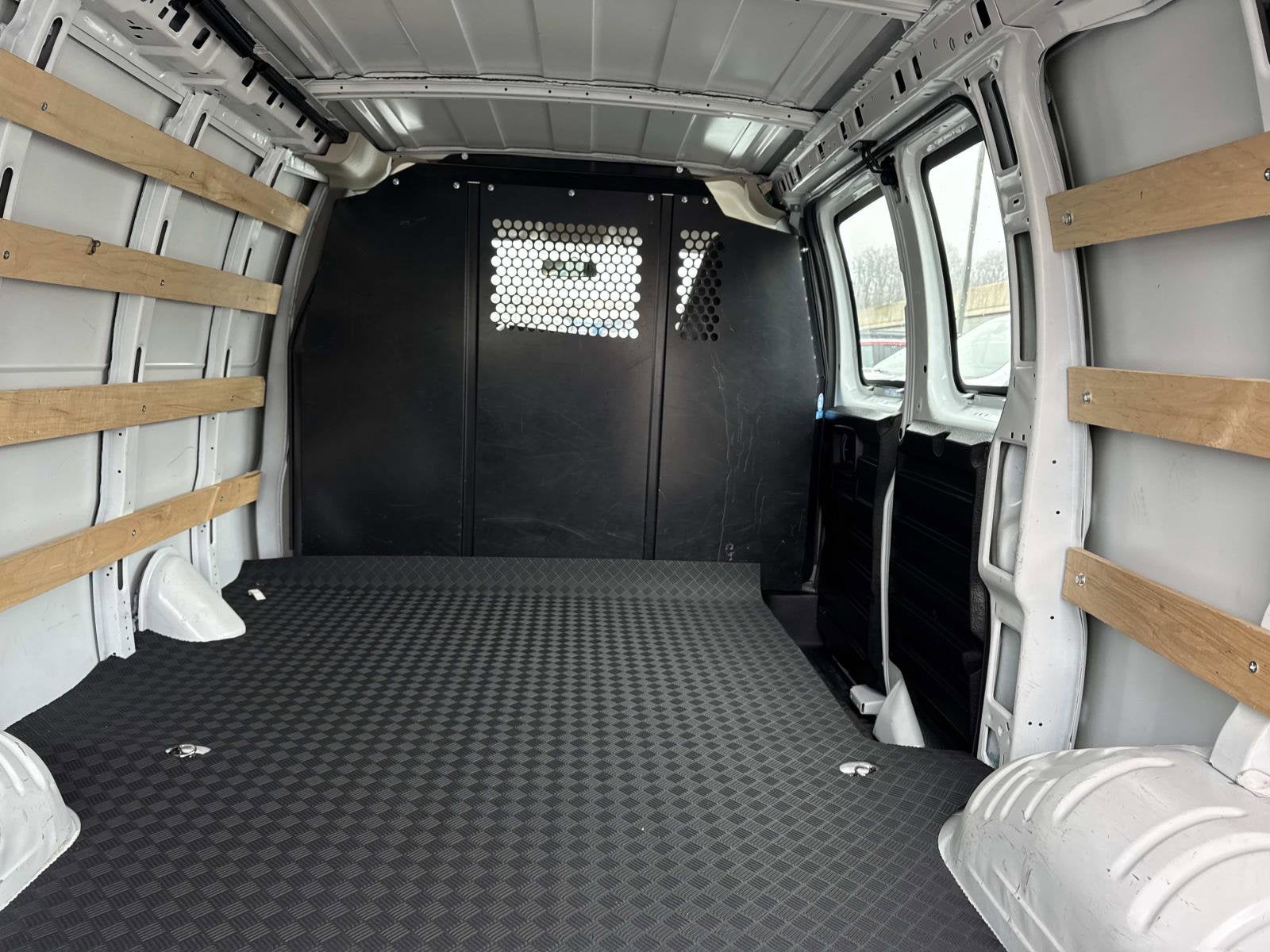 2024 Chevrolet Express Cargo 2500 WT