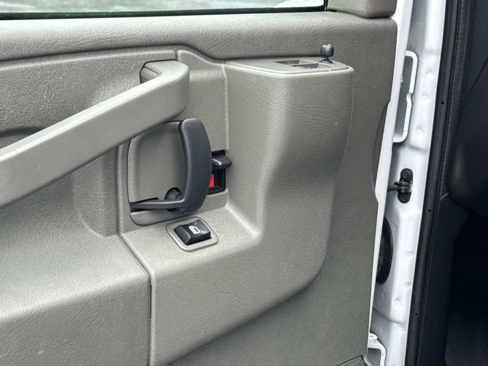 2024 Chevrolet Express Cargo 2500 WT