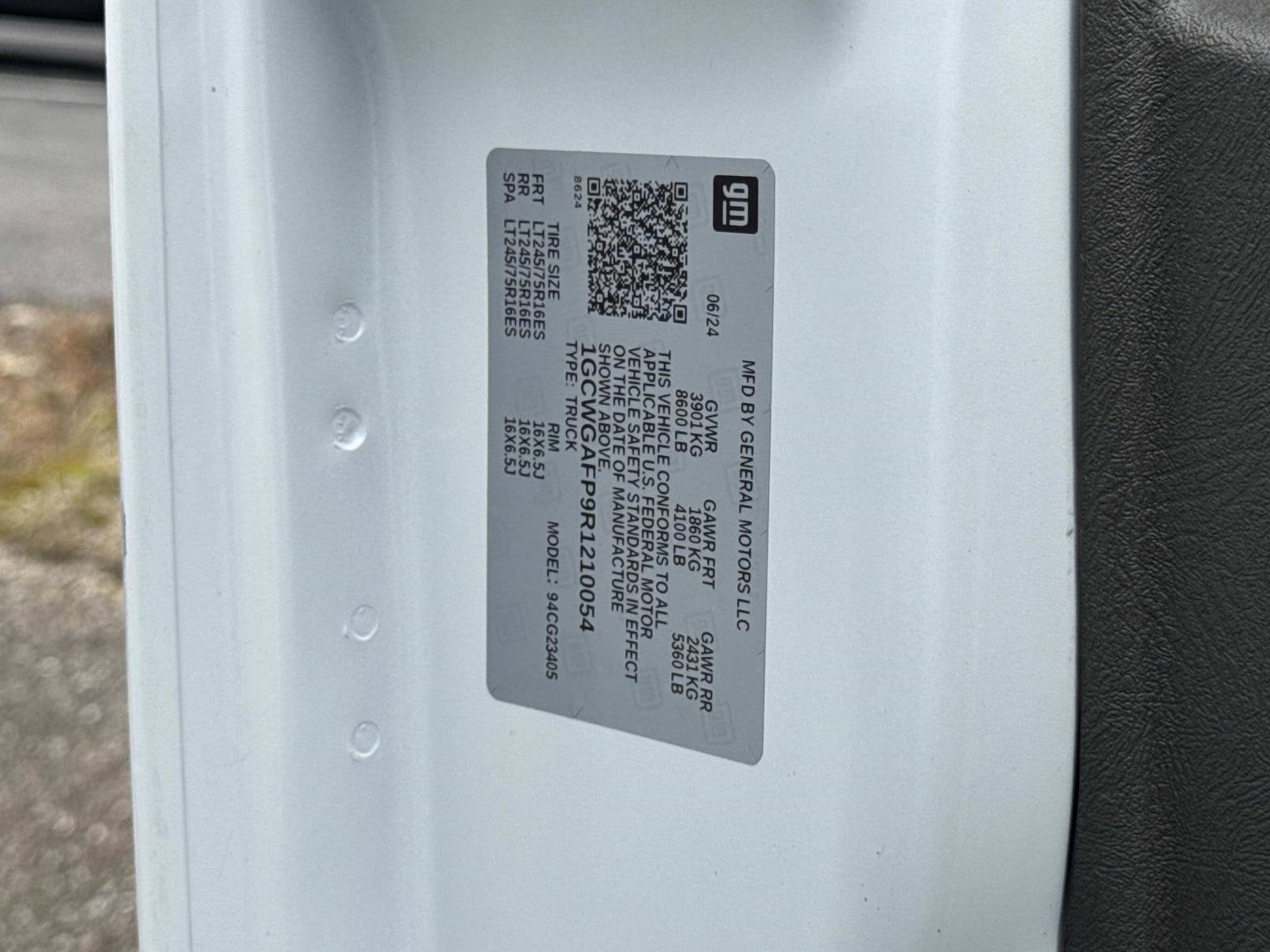 2024 Chevrolet Express Cargo 2500 WT