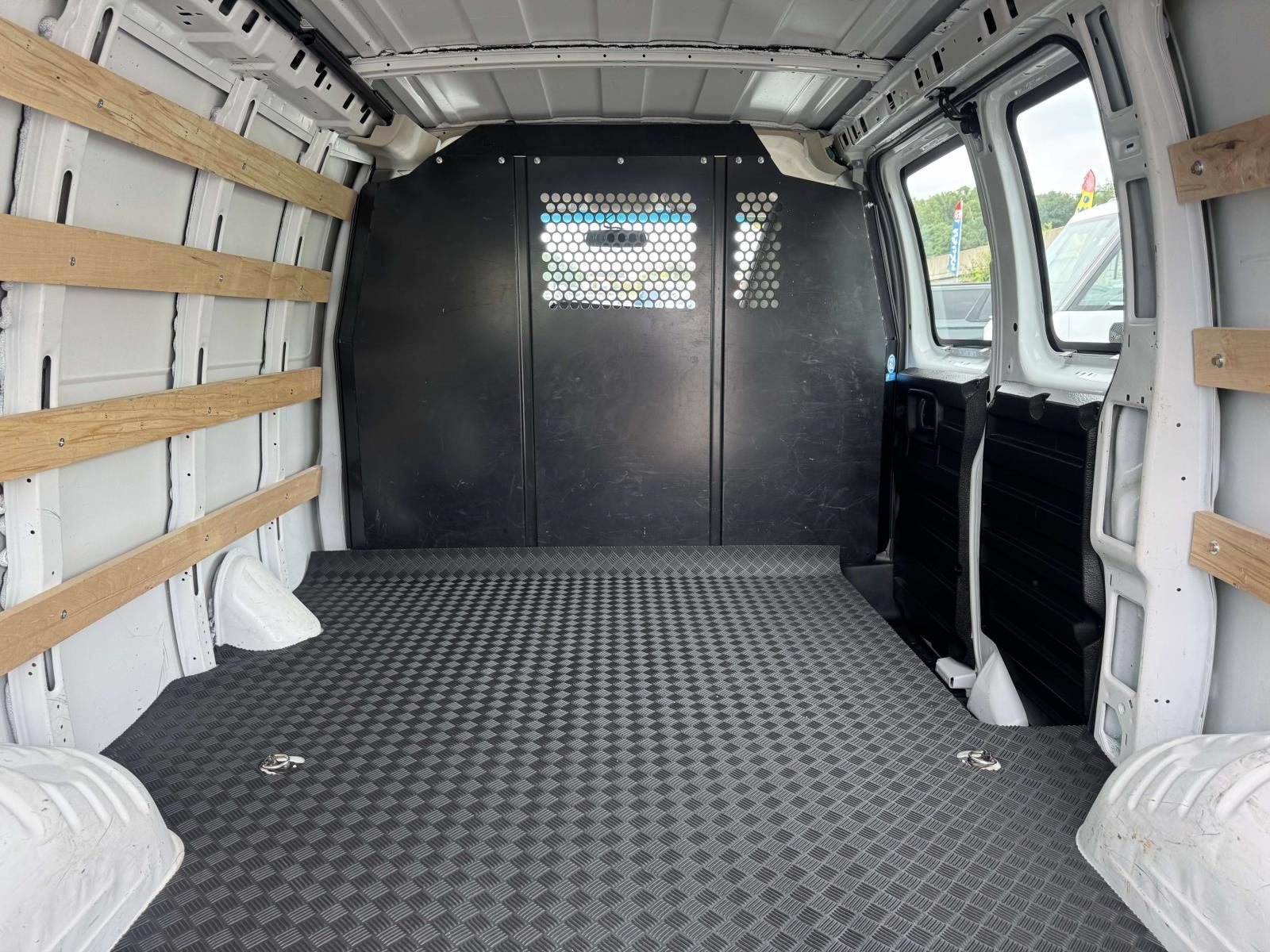 2024 Chevrolet Express Cargo 2500 WT