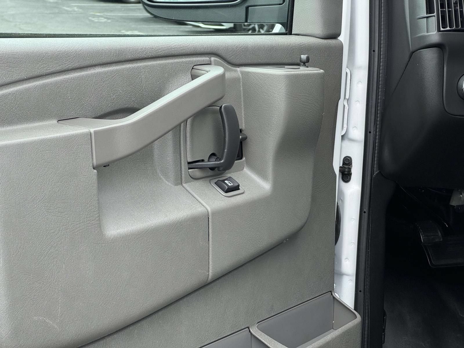 2024 Chevrolet Express Cargo 2500 WT