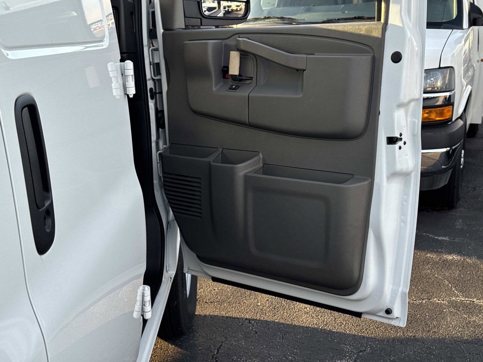 2025 Chevrolet Express Cargo 2500 WT