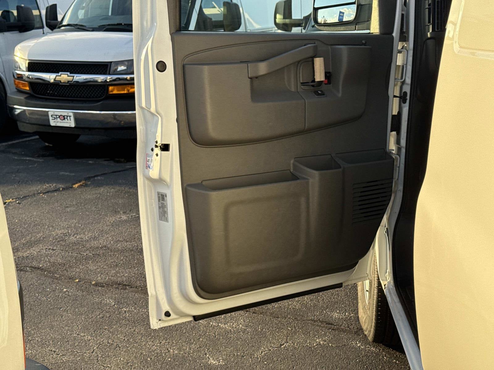 2025 Chevrolet Express Cargo 2500 WT