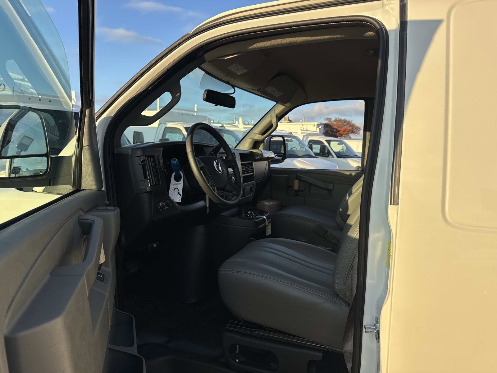 2025 Chevrolet Express Cargo 2500 WT