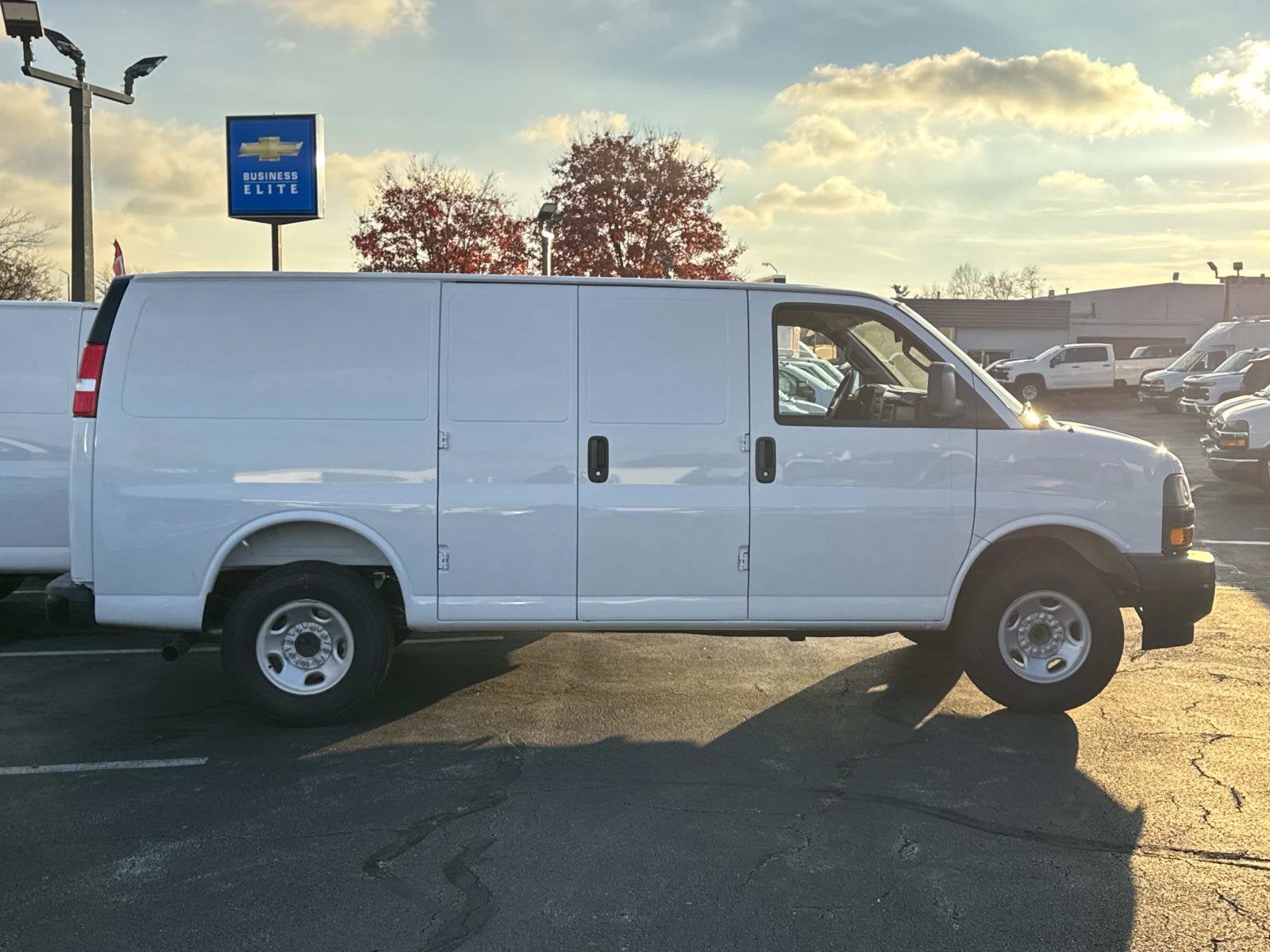 2025 Chevrolet Express Cargo 2500 WT