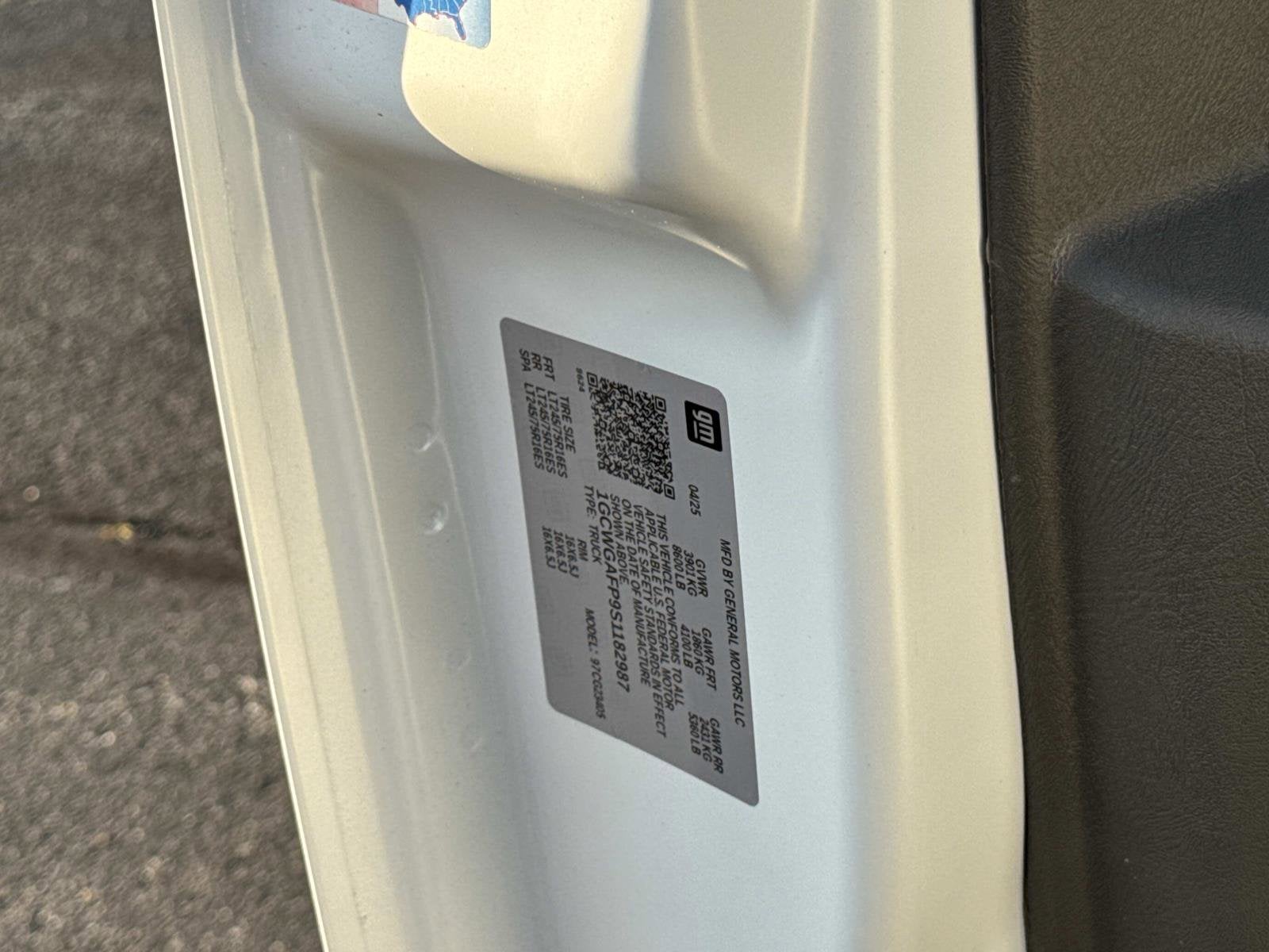 2025 Chevrolet Express Cargo 2500 WT