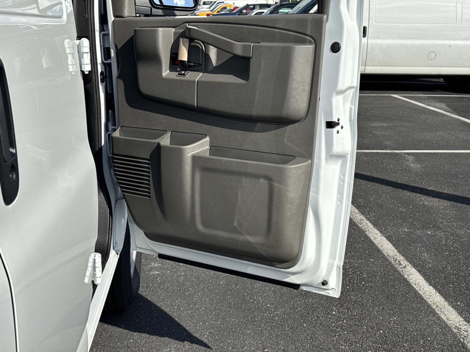 2025 Chevrolet Express Cargo 2500 WT