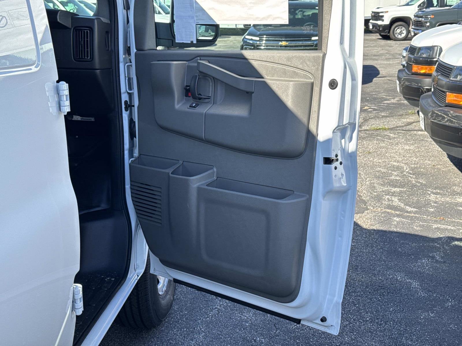 2026 Chevrolet Express Cargo WT