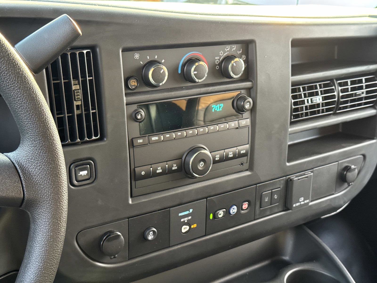 2025 Chevrolet Express Cargo WT