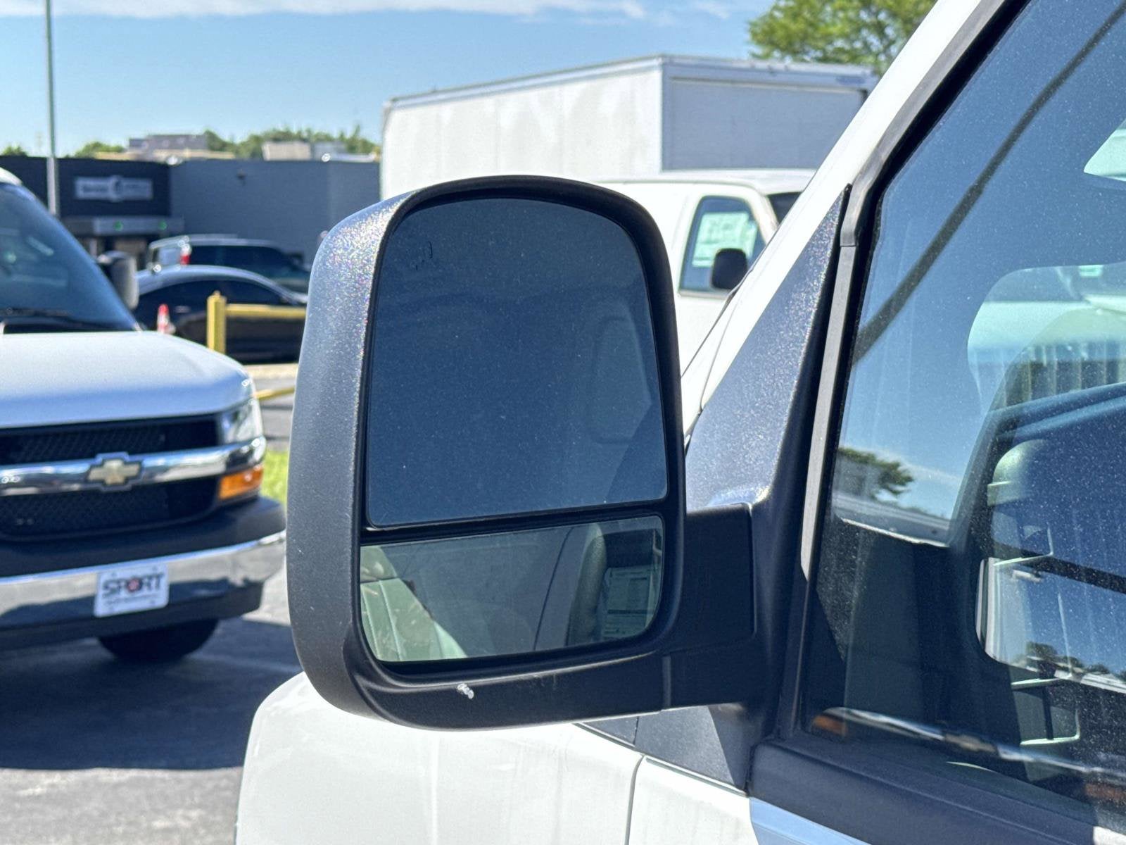 2025 Chevrolet Express Cargo WT
