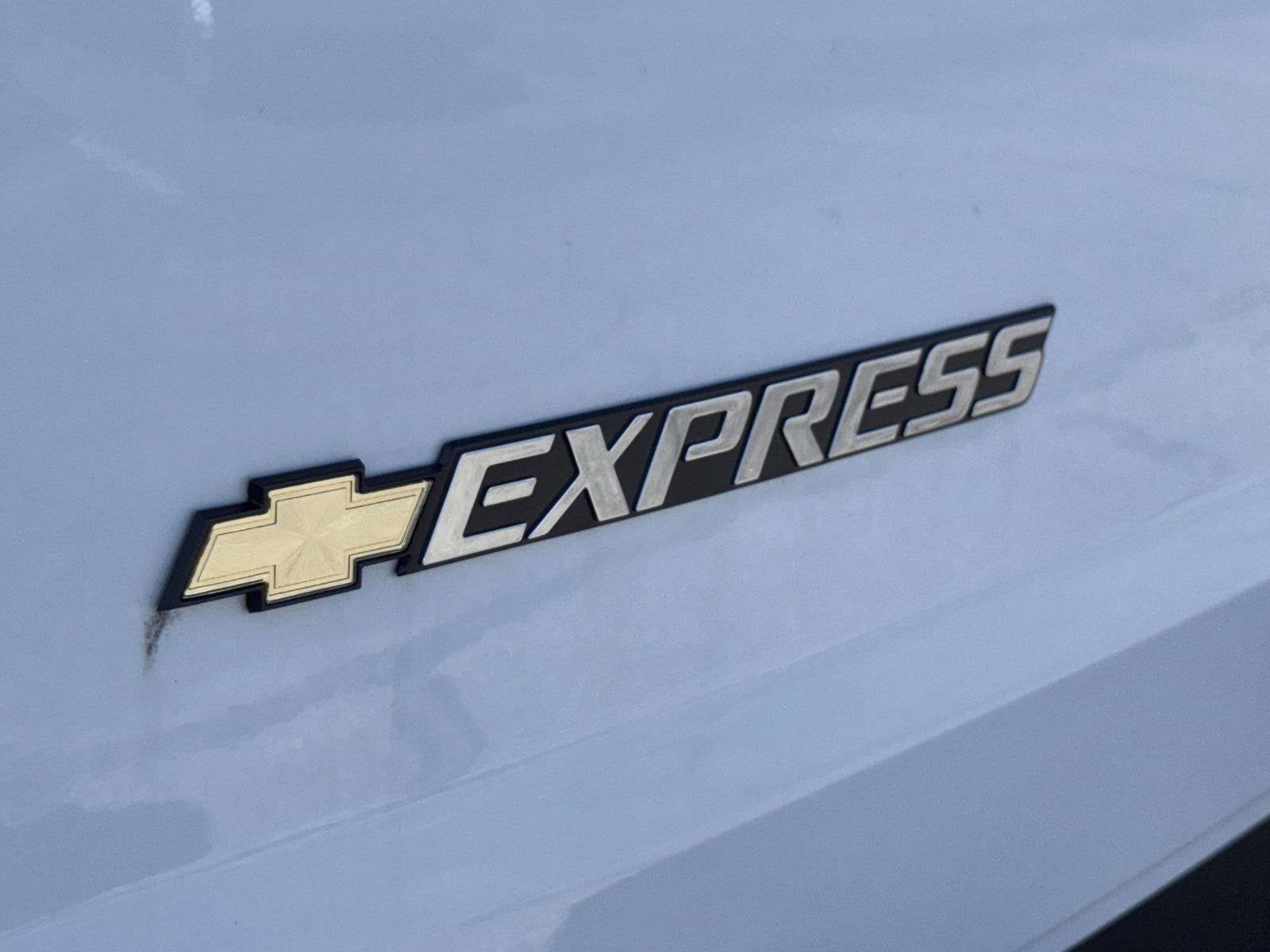 2025 Chevrolet Express Cargo WT