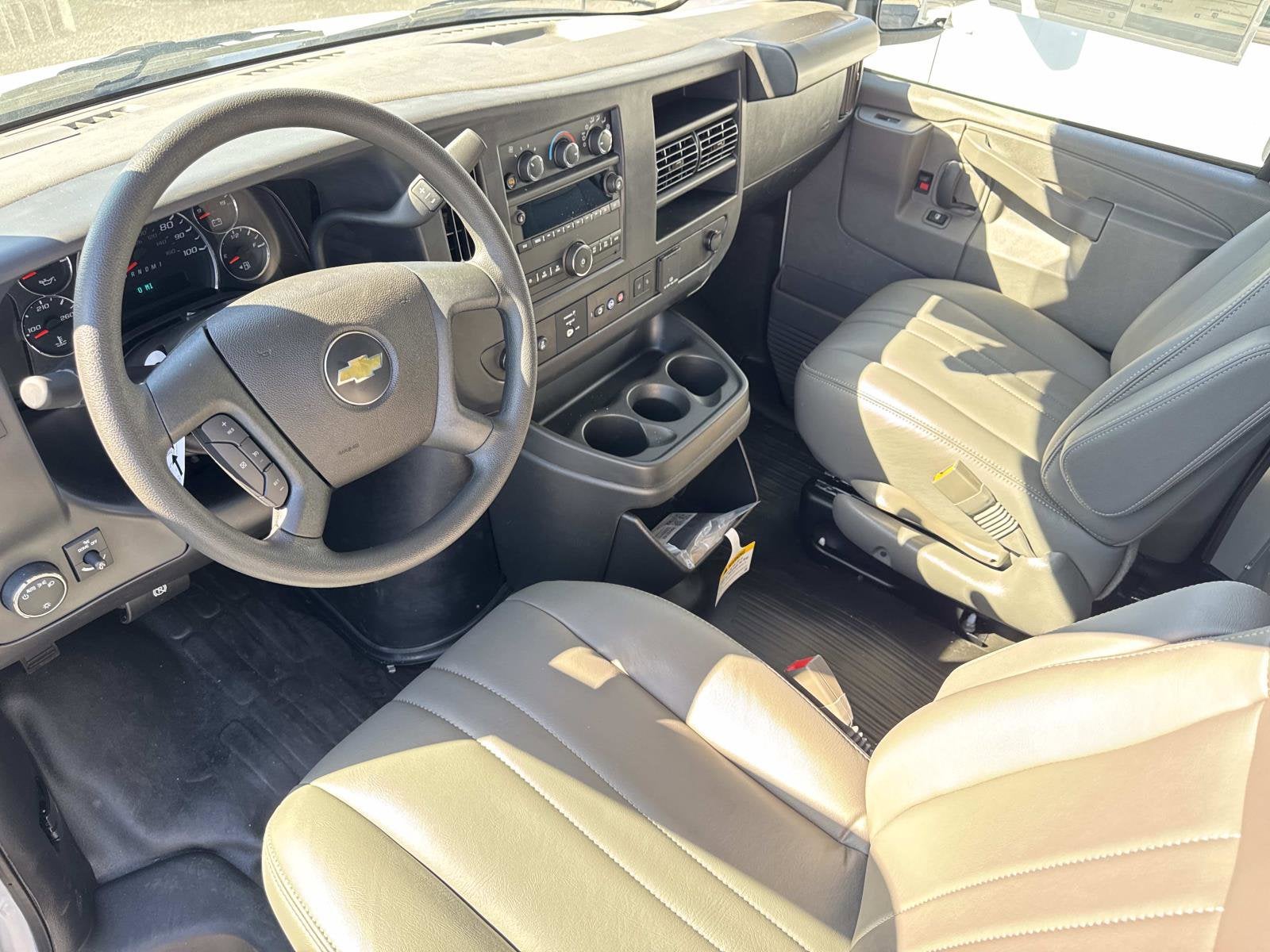 2025 Chevrolet Express Cargo WT