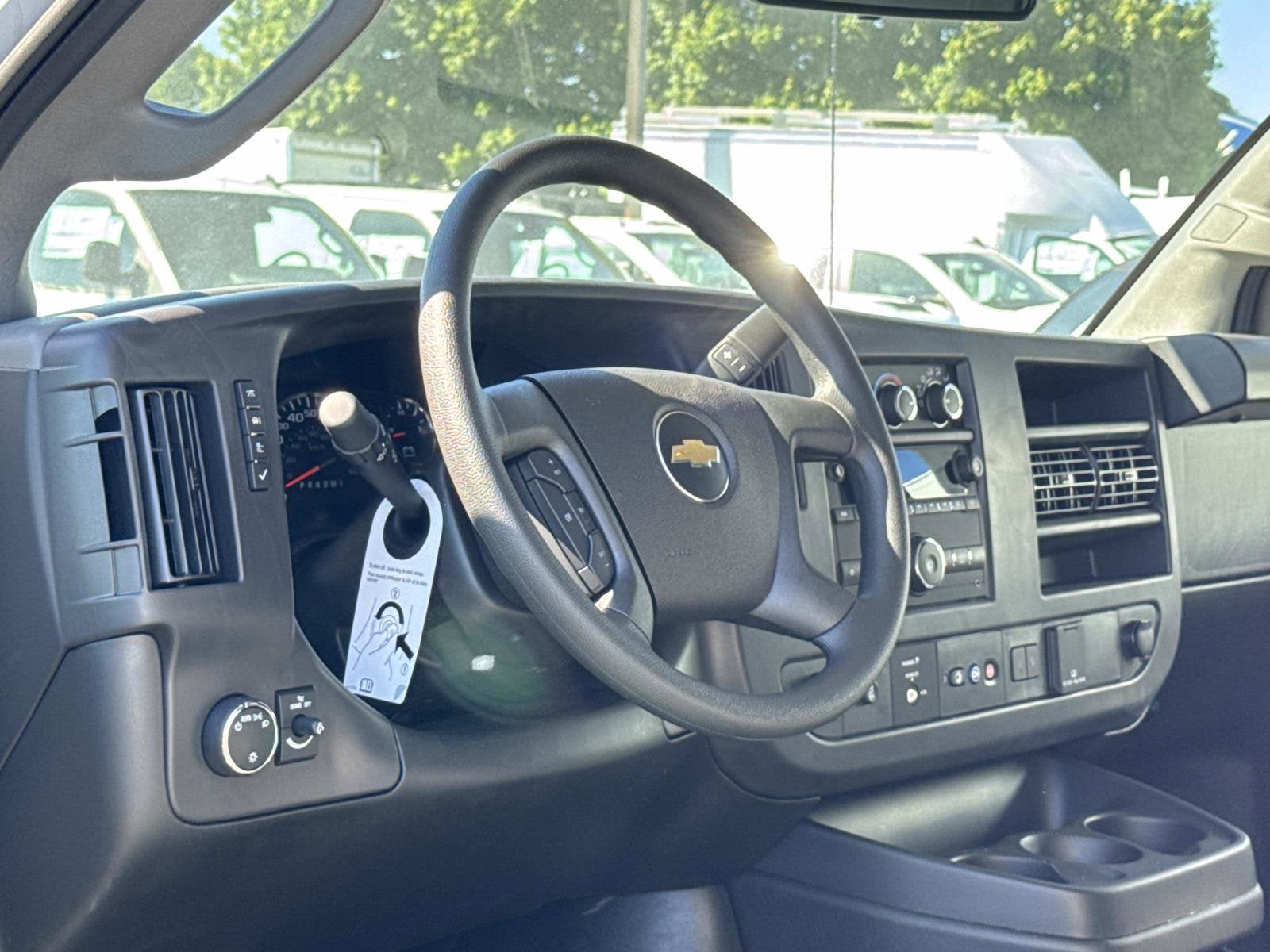 2025 Chevrolet Express Cargo WT