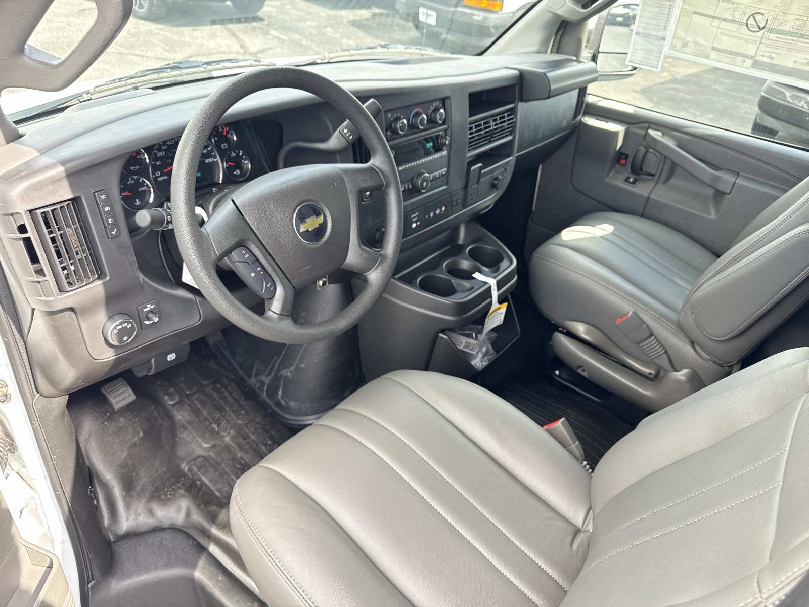 2025 Chevrolet Express Cargo WT