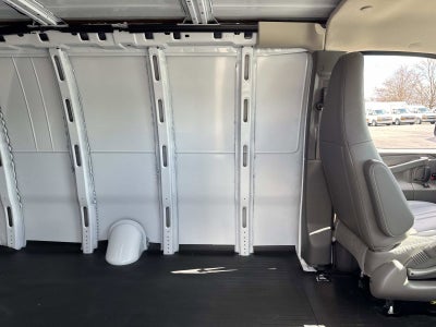 2025 Chevrolet Express Cargo WT
