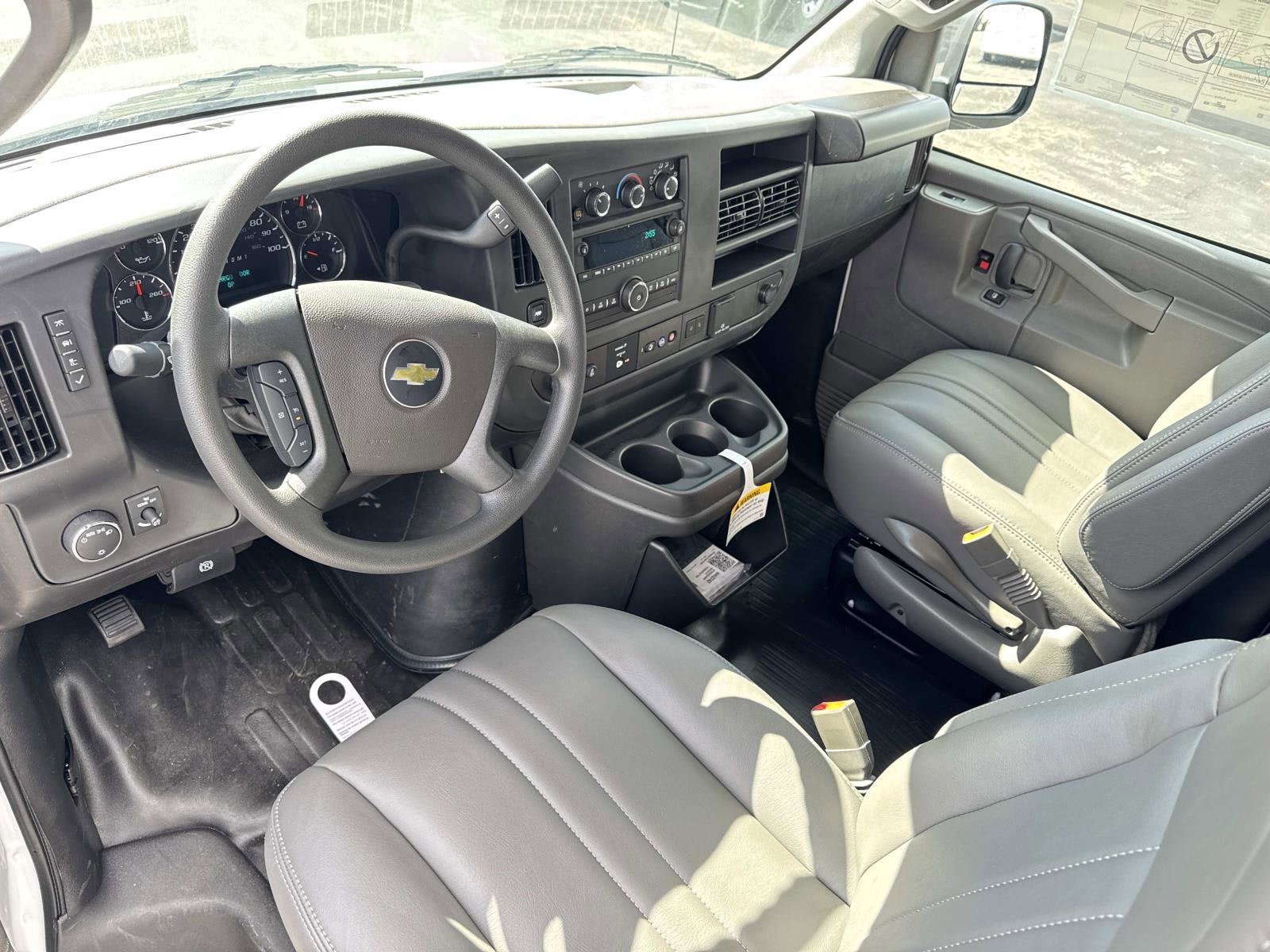 2025 Chevrolet Express Cargo WT