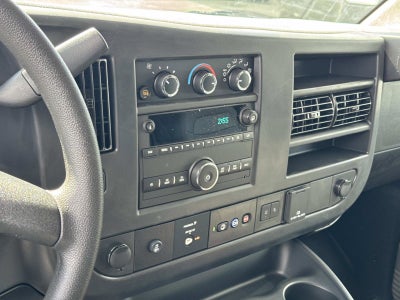 2025 Chevrolet Express Cargo WT