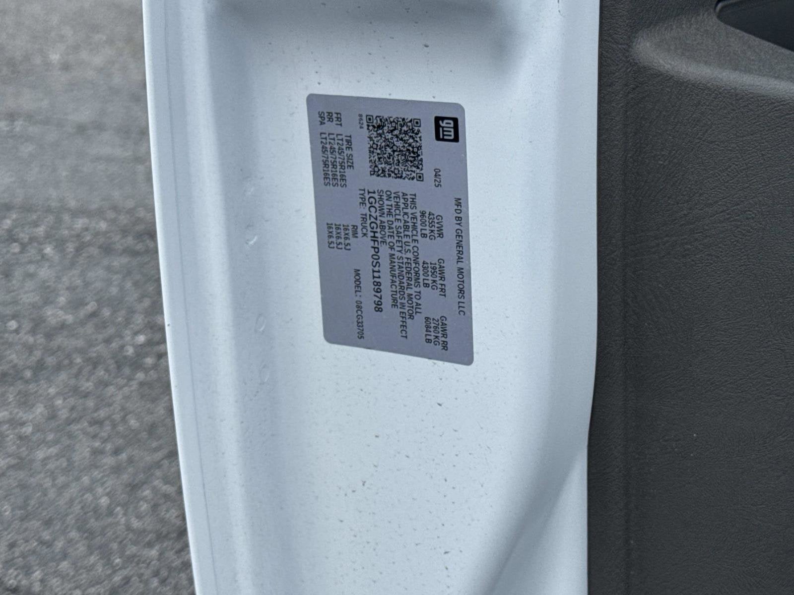 2025 Chevrolet Express Cargo WT