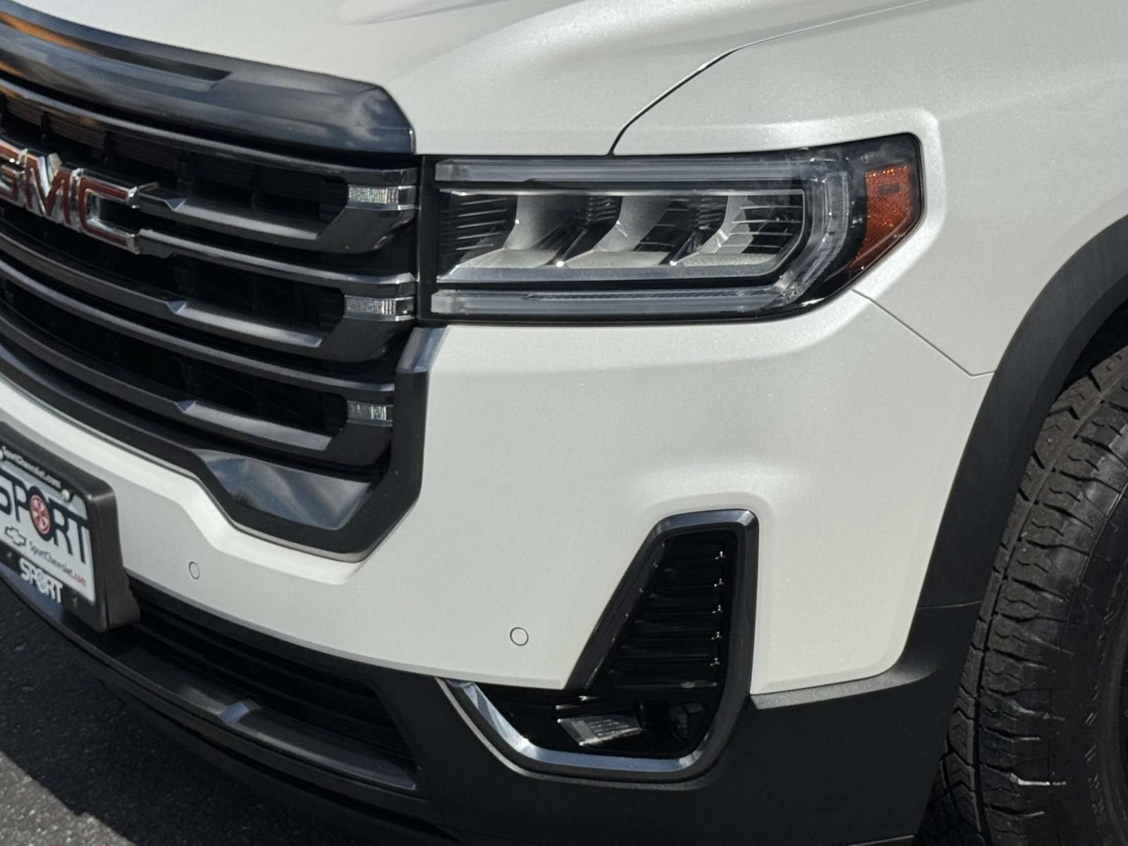 2023 GMC Acadia AT4