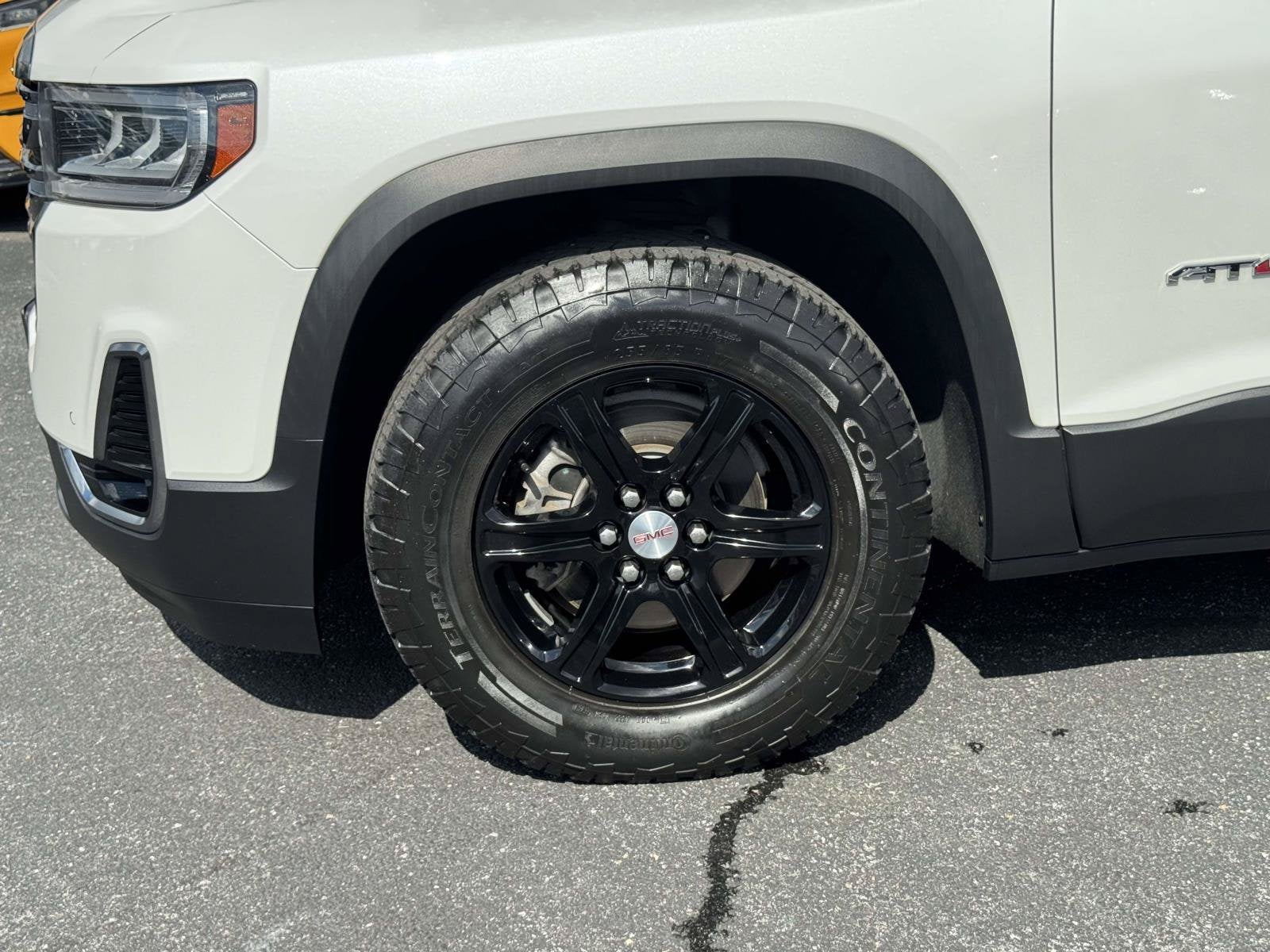 2023 GMC Acadia AT4