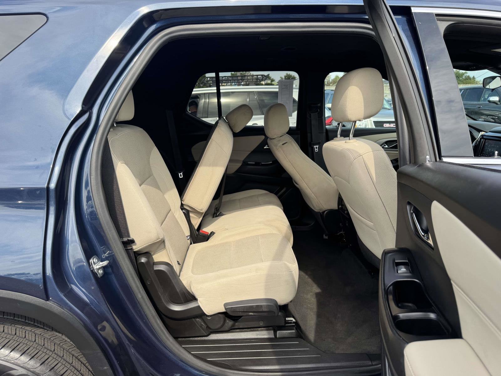 2022 Chevrolet Traverse LS