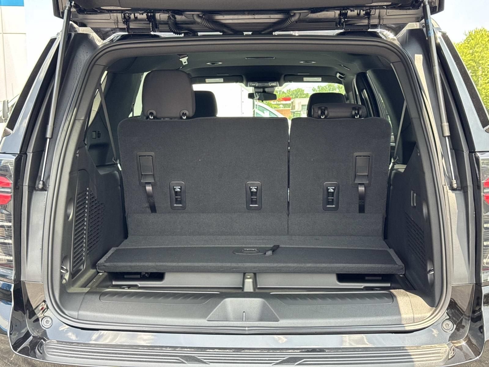 2026 Chevrolet Suburban LS - Photo 13