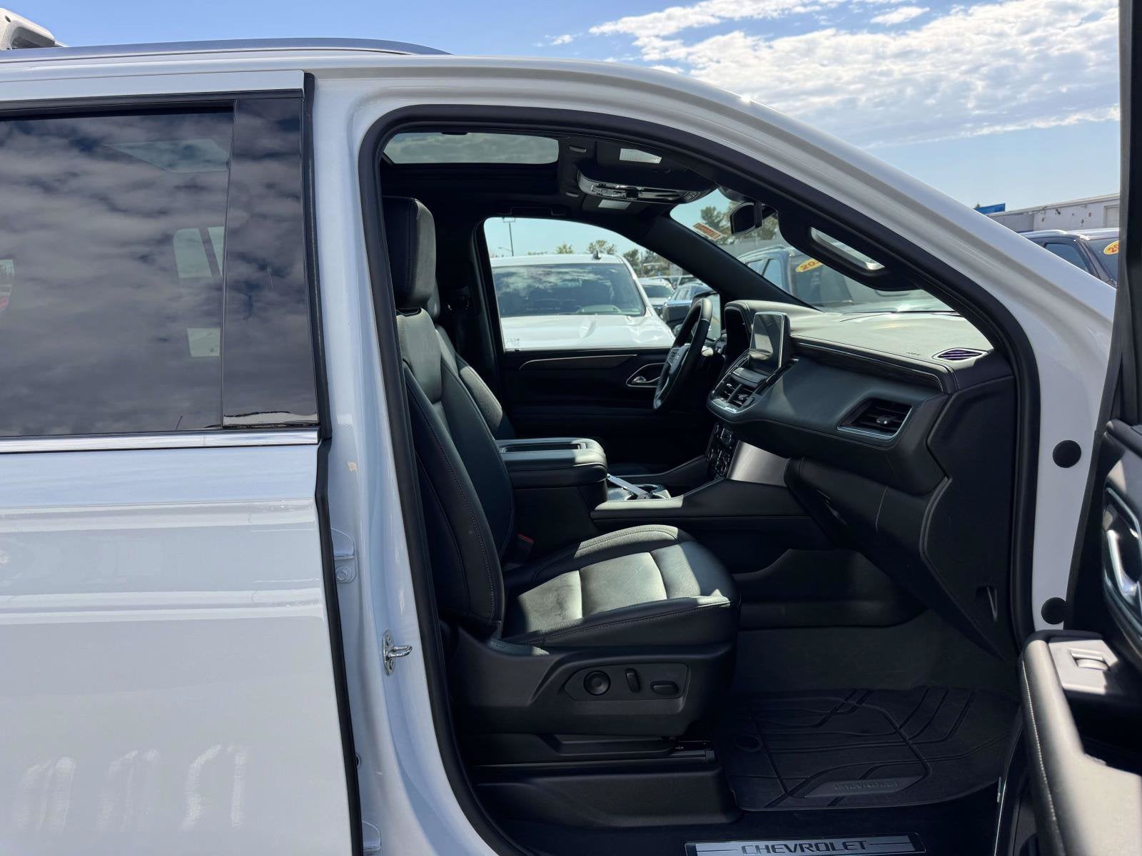 2023 Chevrolet Suburban LT