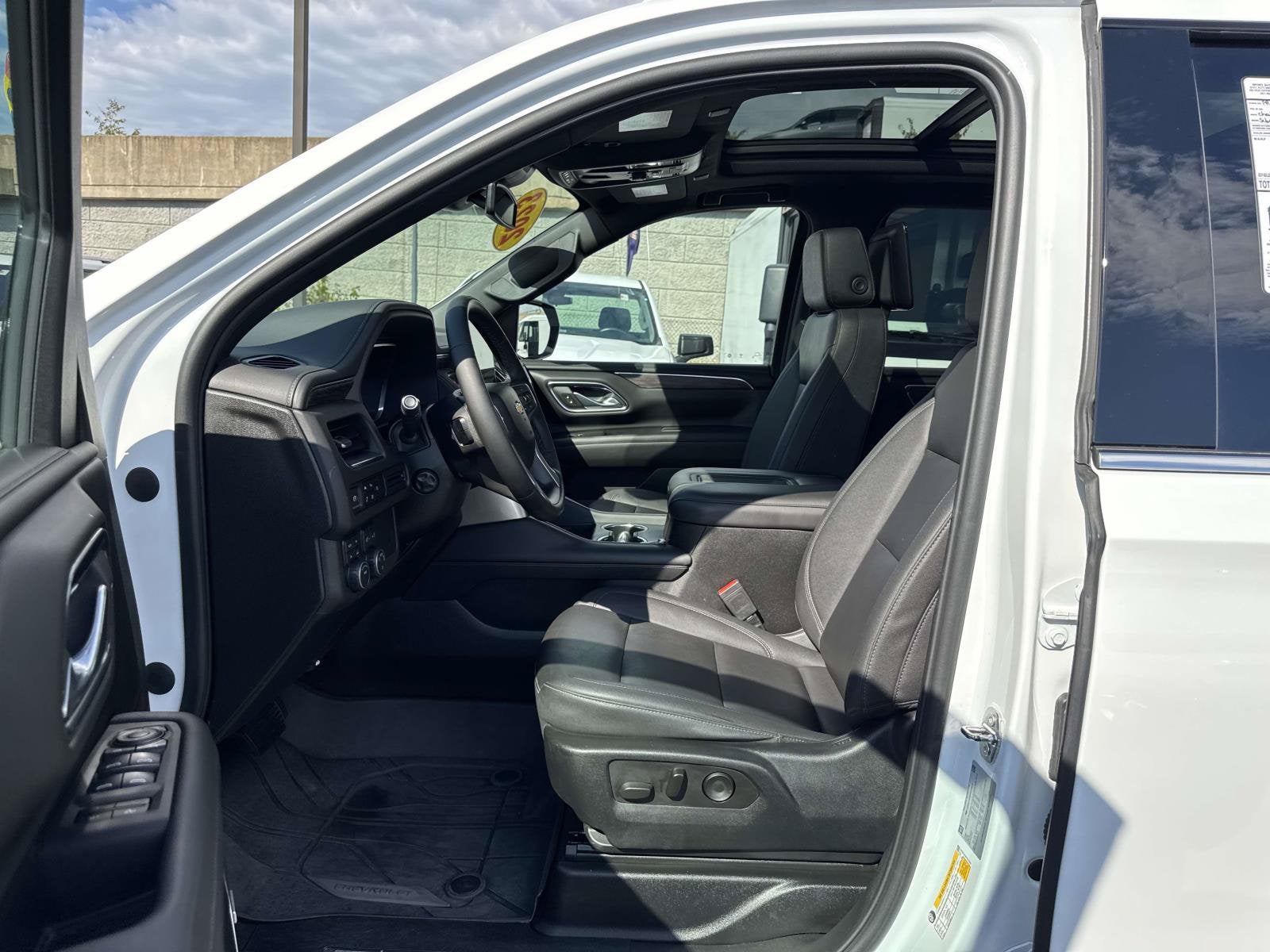 2023 Chevrolet Suburban LT