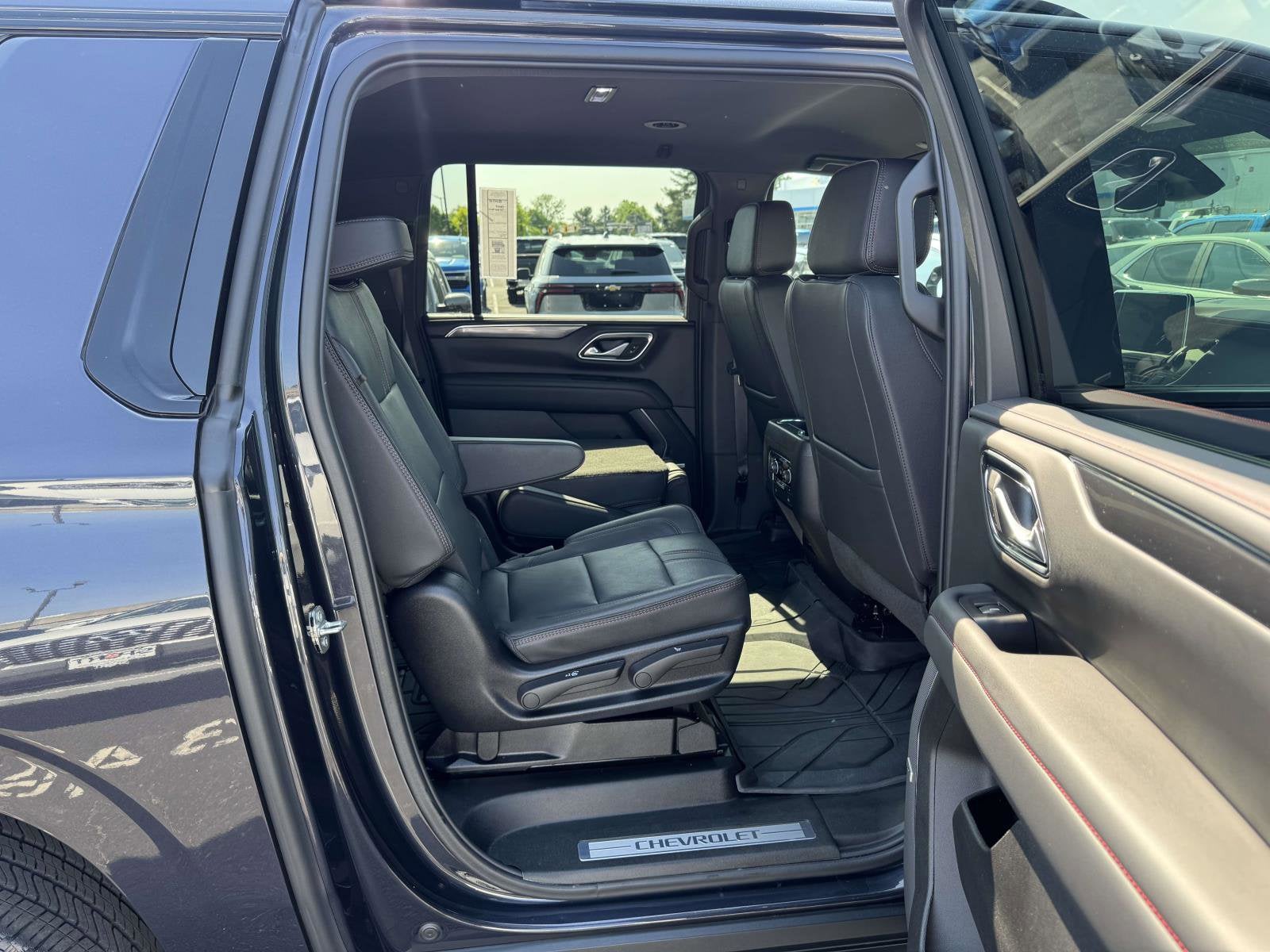 2024 Chevrolet Suburban RST