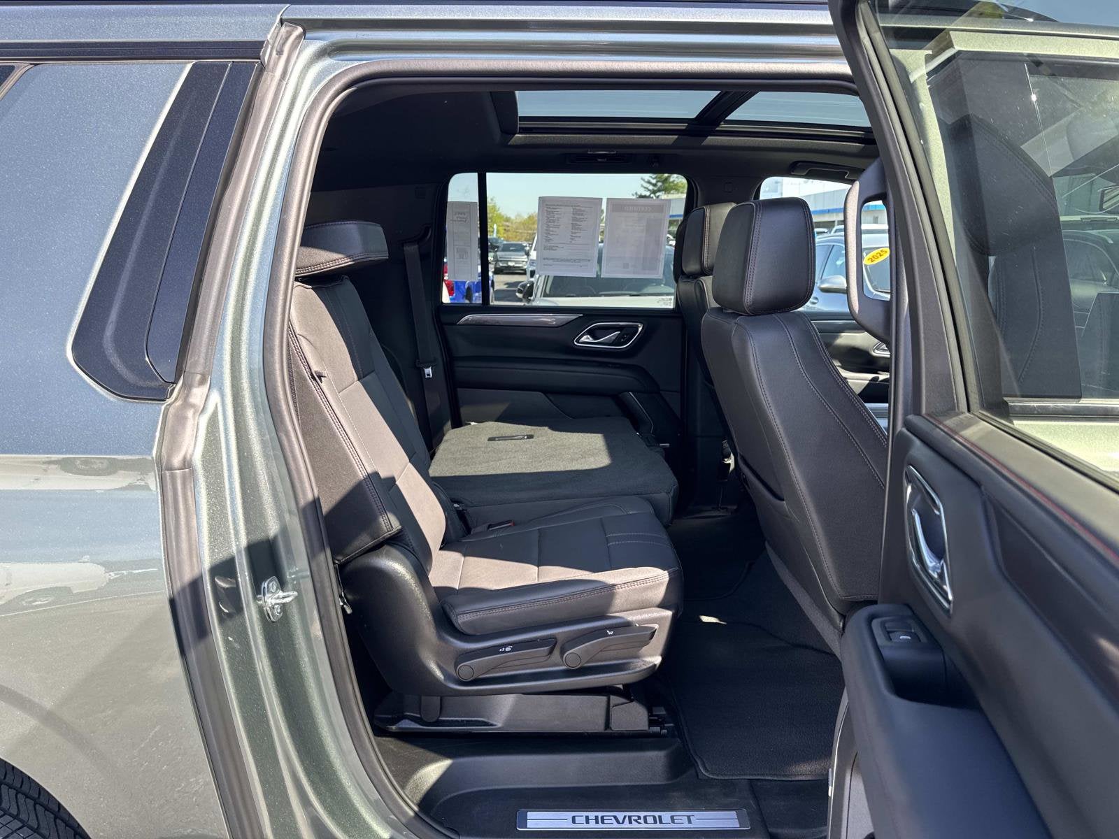 2023 Chevrolet Suburban RST