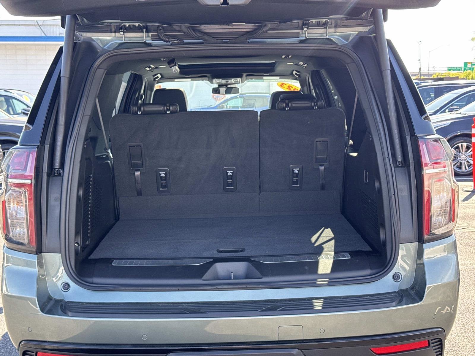 2023 Chevrolet Suburban RST