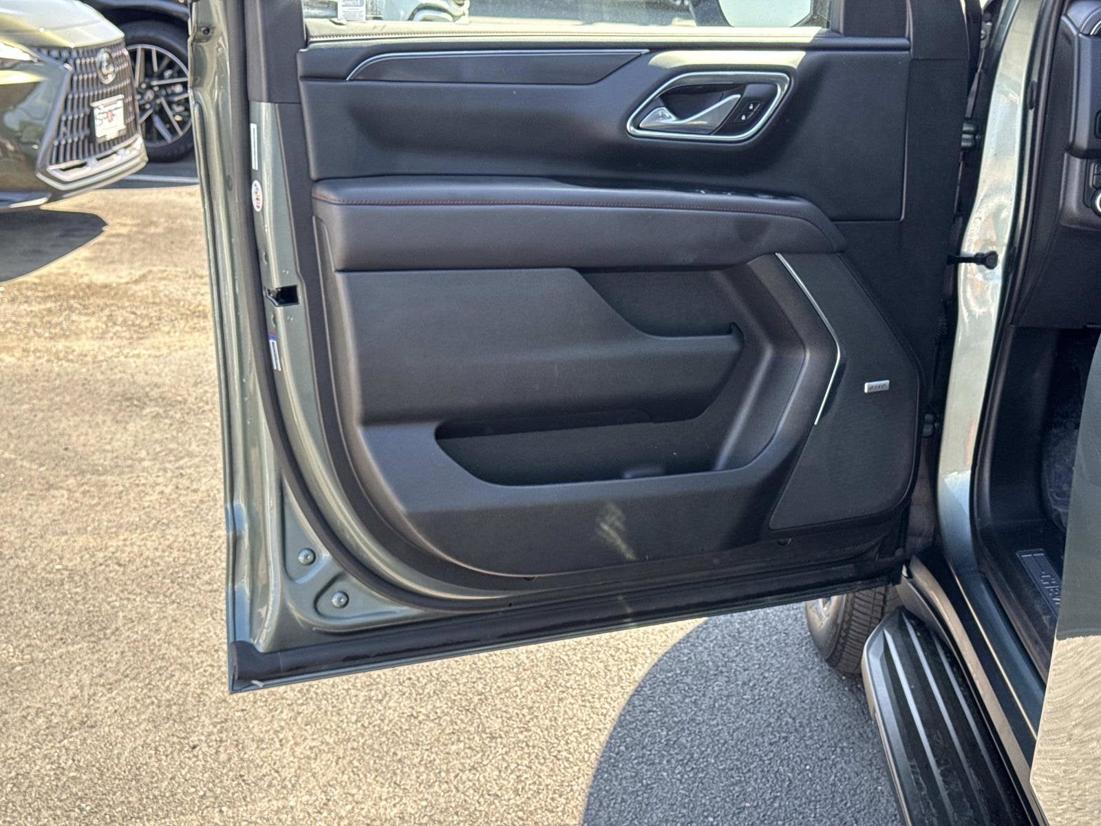 2023 Chevrolet Suburban RST