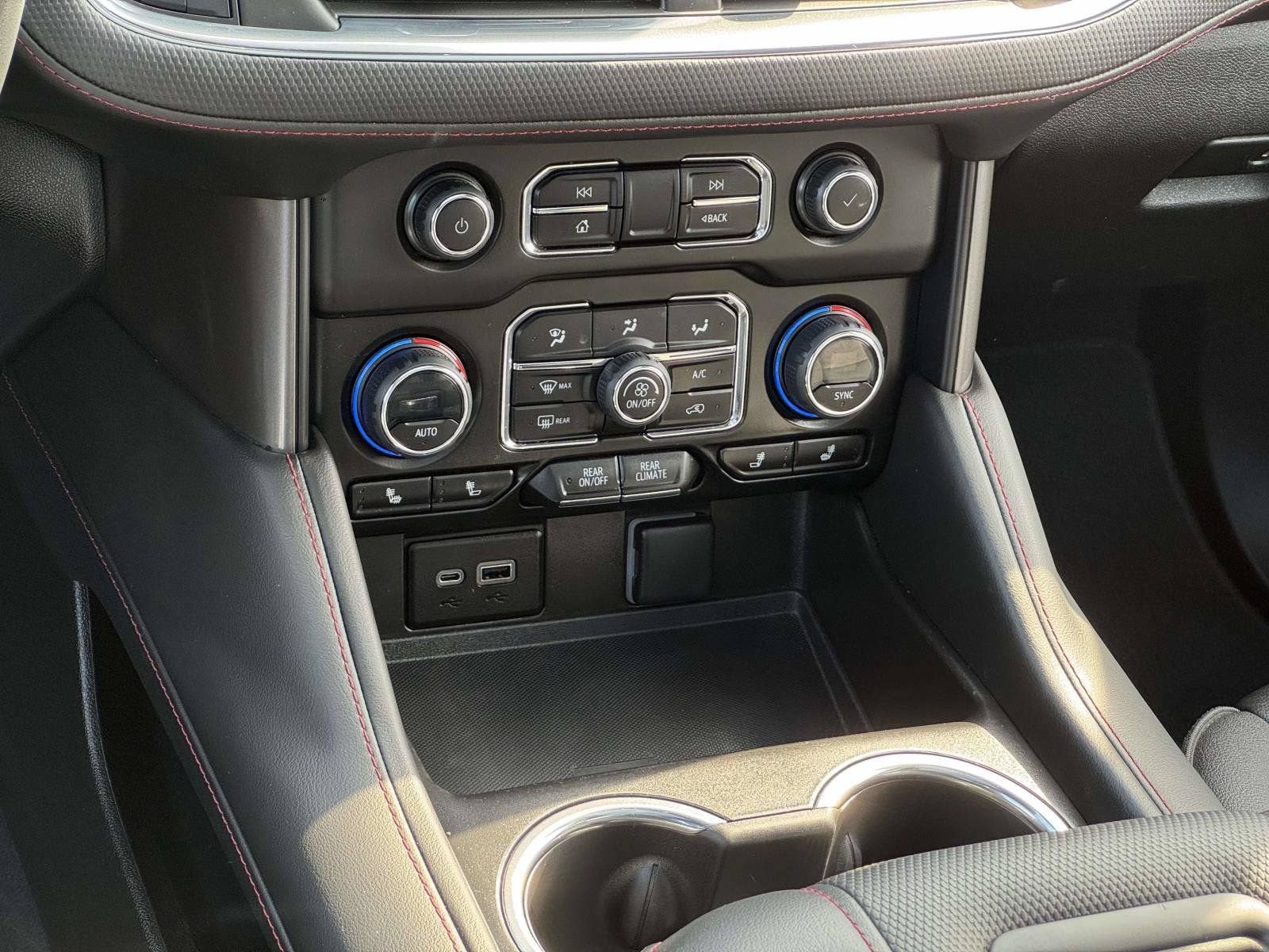 2023 Chevrolet Suburban RST